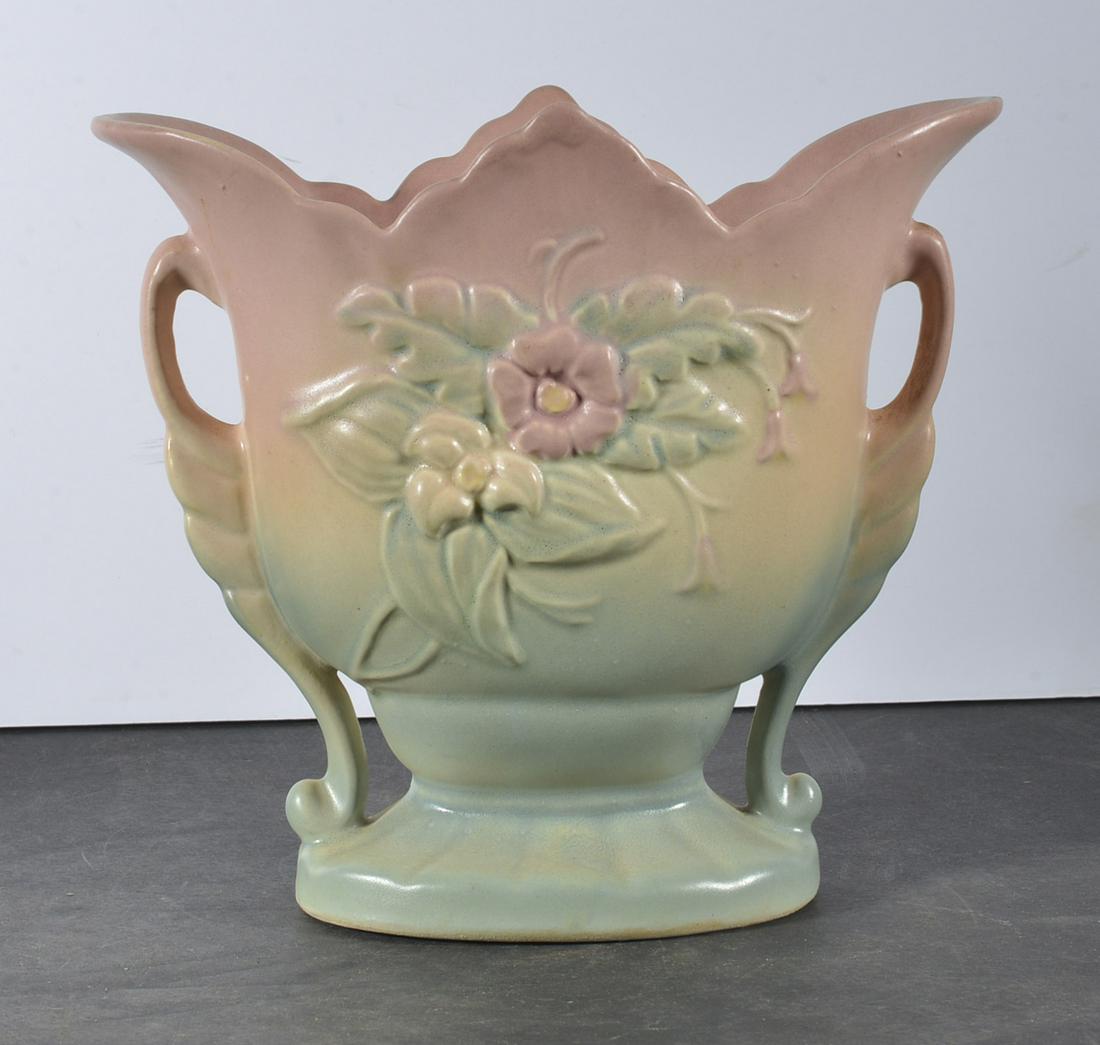 HULL POTTERY 2 HANDLE FAN VASE (1 of 3)