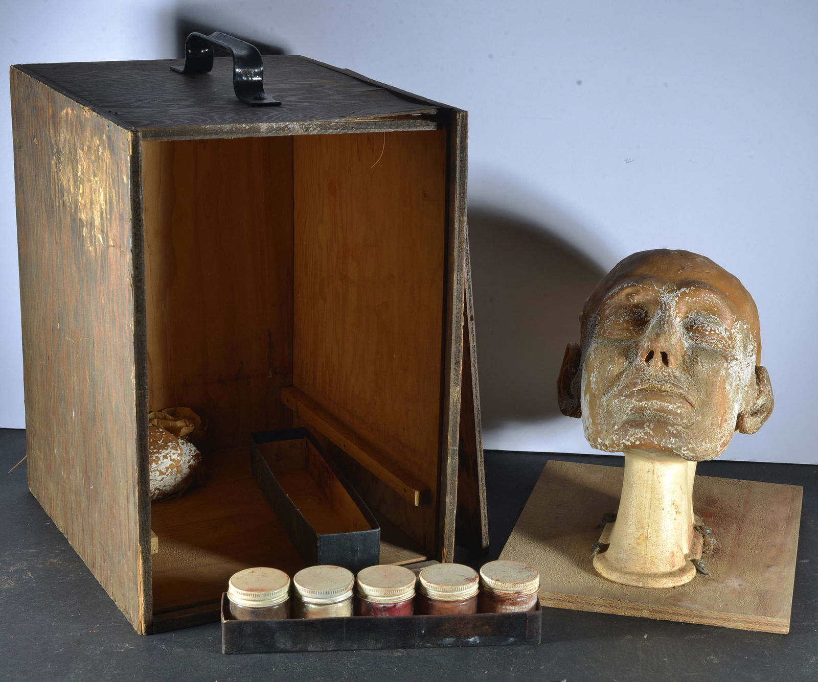 EARLY COSMETOLOGY FIRGUAL HEAD  IN WOODEN BOX (1 of 5)