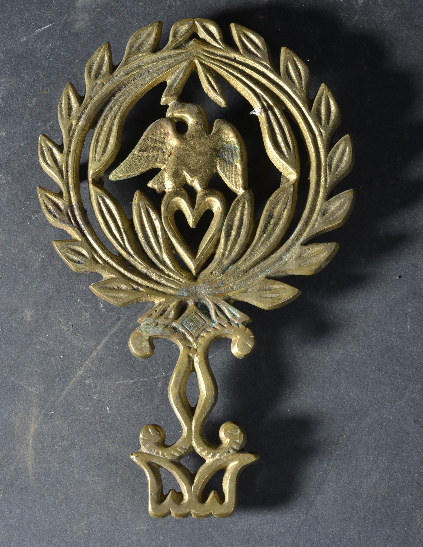 SOLID BRASS EAGLE TRIVET (1 of 3)