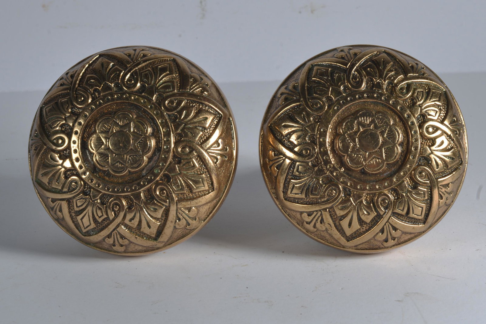 Antique Victorian Door Knob Antique Hardware: this is a fantastic selection of antique hardware from the lifetime collection of Greensboro Antique dealer Mary Wells.