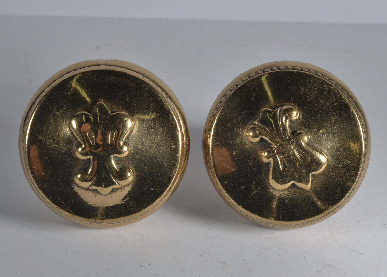 Antique Victorian Door Knob Antique Hardware: this is a fantastic selection of antique hardware from the lifetime collection of Greensboro Antique dealer Mary Wells.