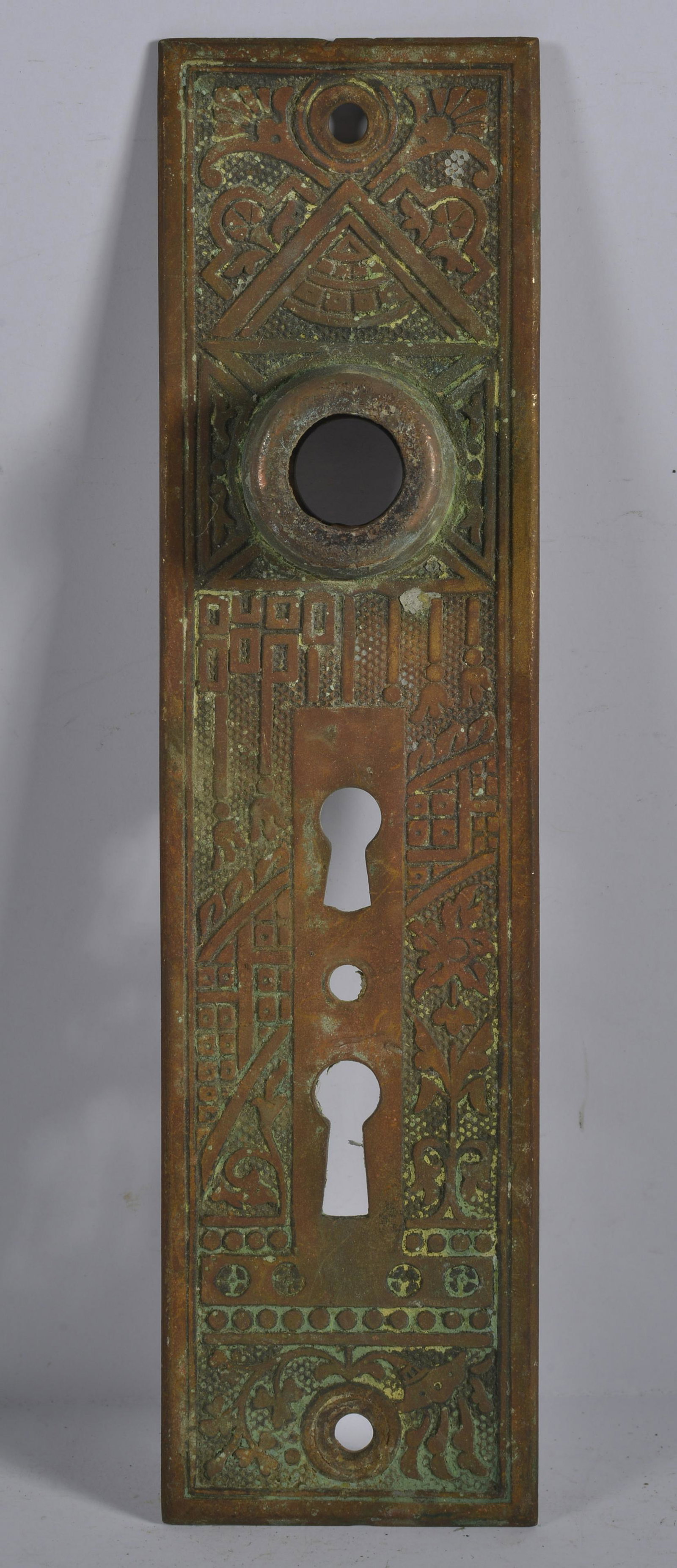 Antique Door Knob Back Plate Victorian Single Plate: this is a fantastic selection of antique hardware from the lifetime collection of Greensboro Antique dealer Mary Wells.