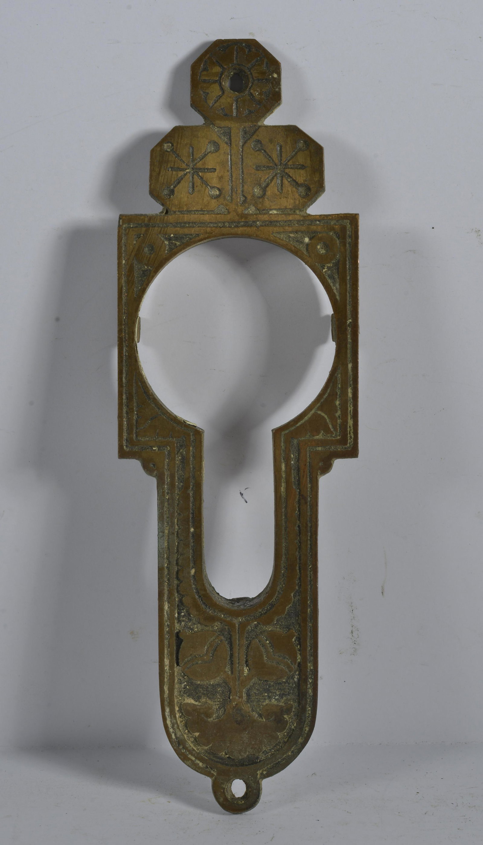 Antique Door Knob Back Plate Victorian Single Plate: this is a fantastic selection of antique hardware from the lifetime collection of Greensboro Antique dealer Mary Wells.