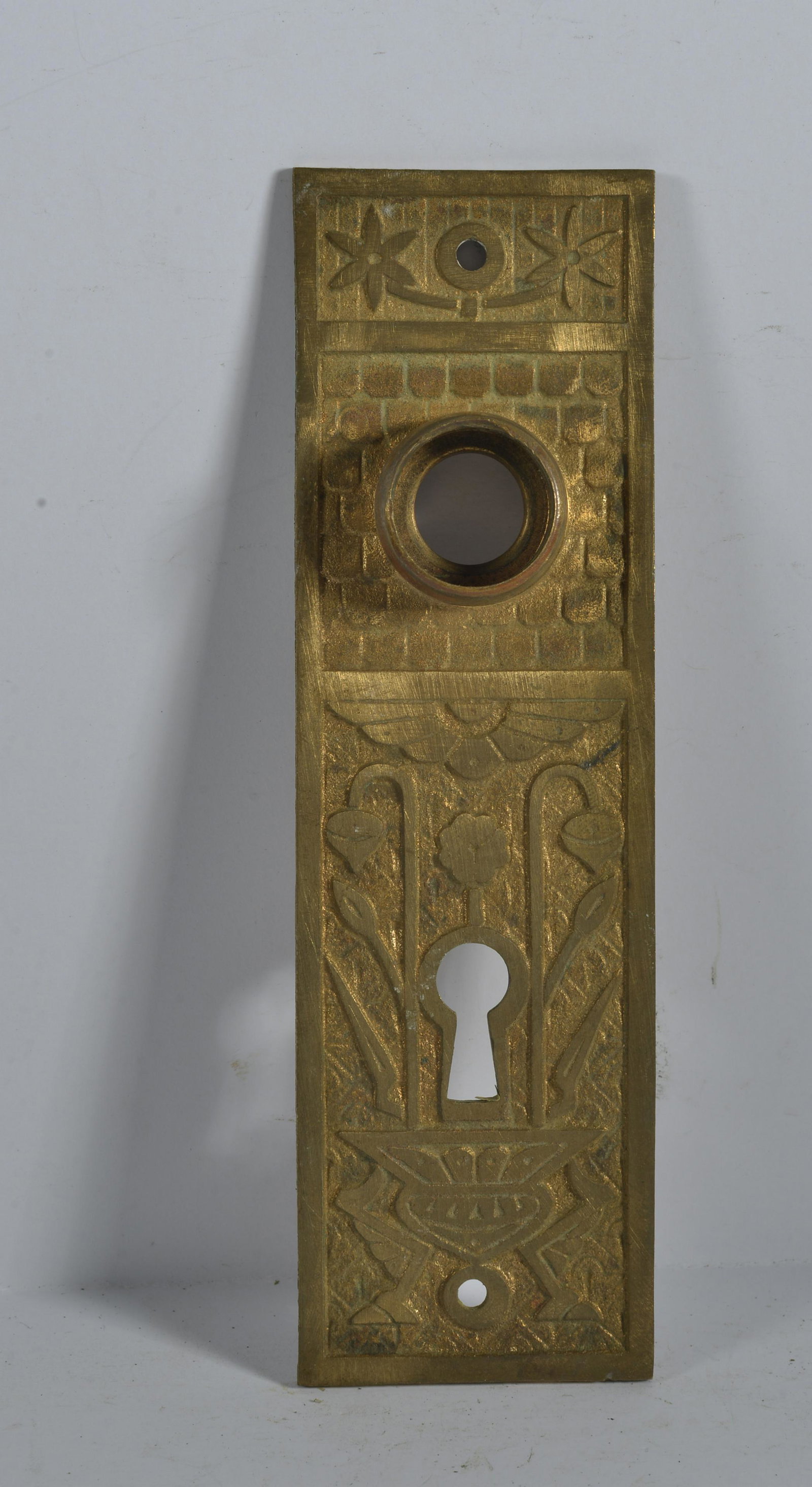 Antique Door Knob Back Plate Victorian Single Plate: this is a fantastic selection of antique hardware from the lifetime collection of Greensboro Antique dealer Mary Wells.