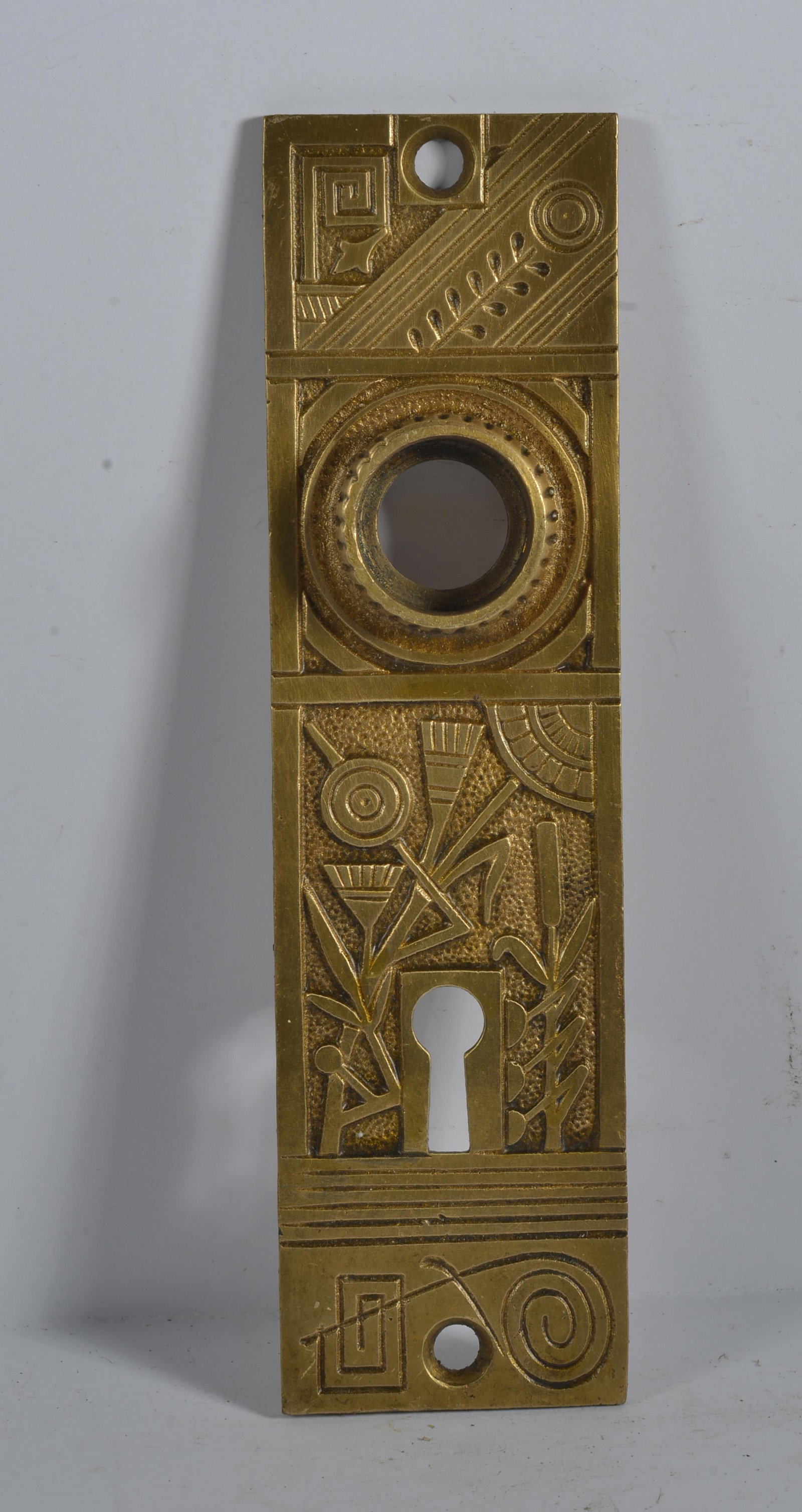 Antique Door Knob Back Plate Victorian Single Plate: this is a fantastic selection of antique hardware from the lifetime collection of Greensboro Antique dealer Mary Wells.