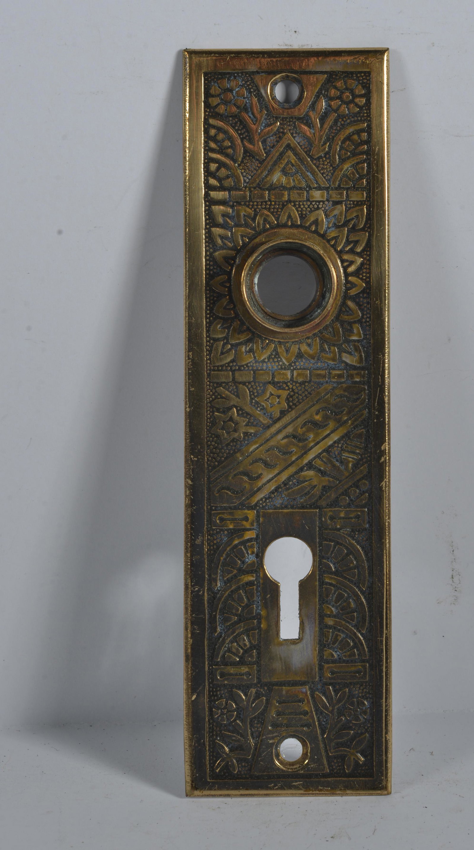 Antique Door Knob Back Plate Victorian Single Plate: this is a fantastic selection of antique hardware from the lifetime collection of Greensboro Antique dealer Mary Wells.