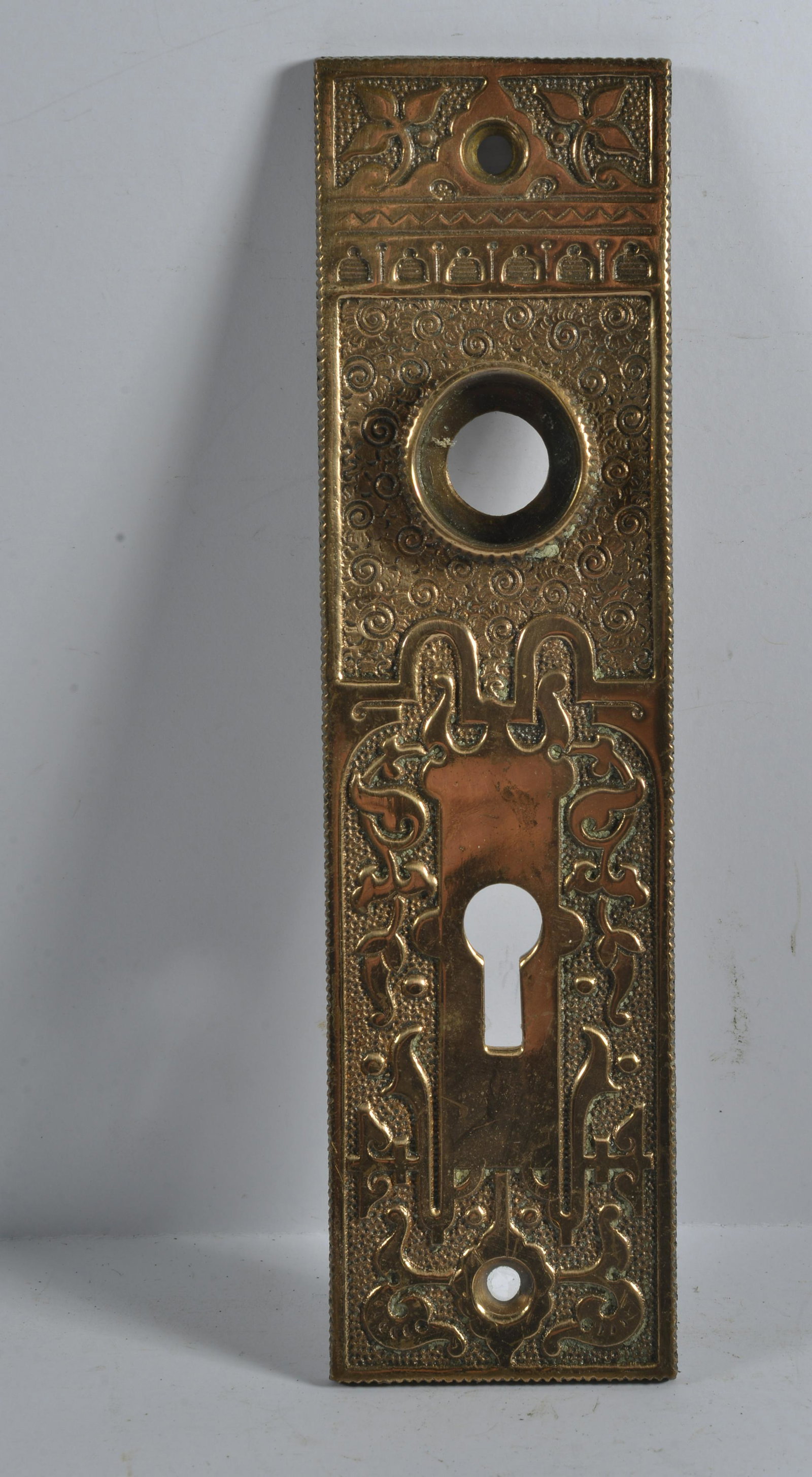 Antique Door Knob Back Plate Victorian Single Plate: this is a fantastic selection of antique hardware from the lifetime collection of Greensboro Antique dealer Mary Wells.