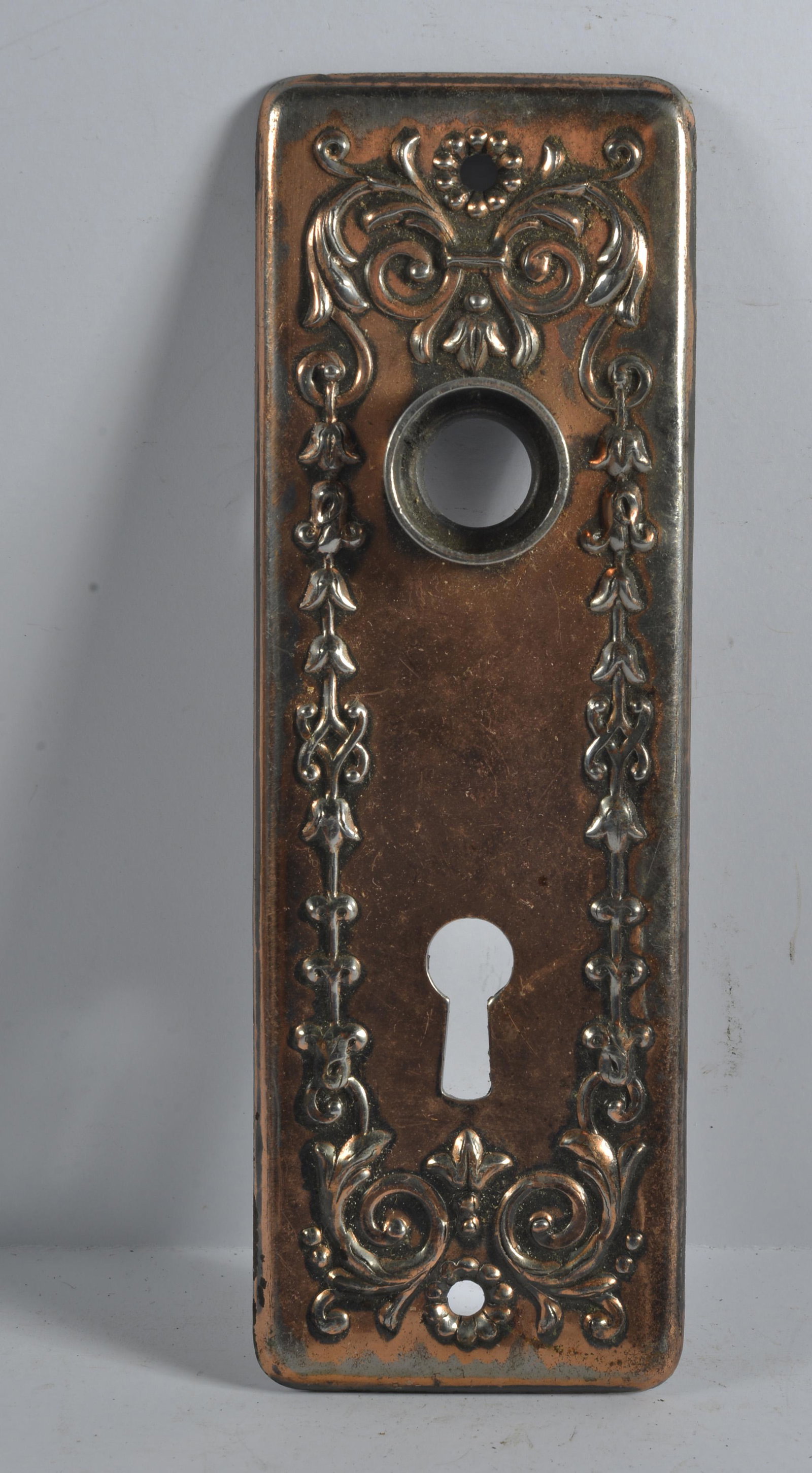 Antique Door Knob Back Plate Victorian Single Plate: this is a fantastic selection of antique hardware from the lifetime collection of Greensboro Antique dealer Mary Wells.