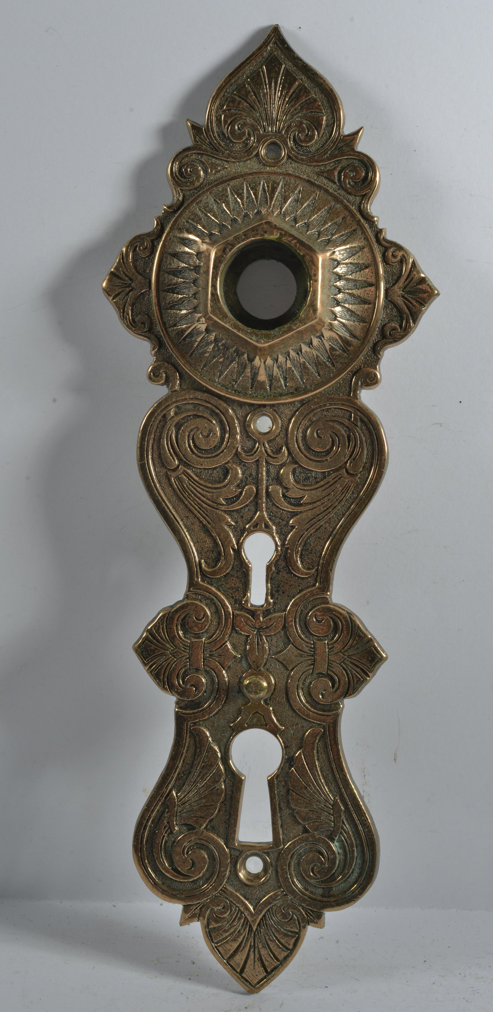 Antique Door Knob Back Plate Victorian Single Plate: this is a fantastic selection of antique hardware from the lifetime collection of Greensboro Antique dealer Mary Wells.