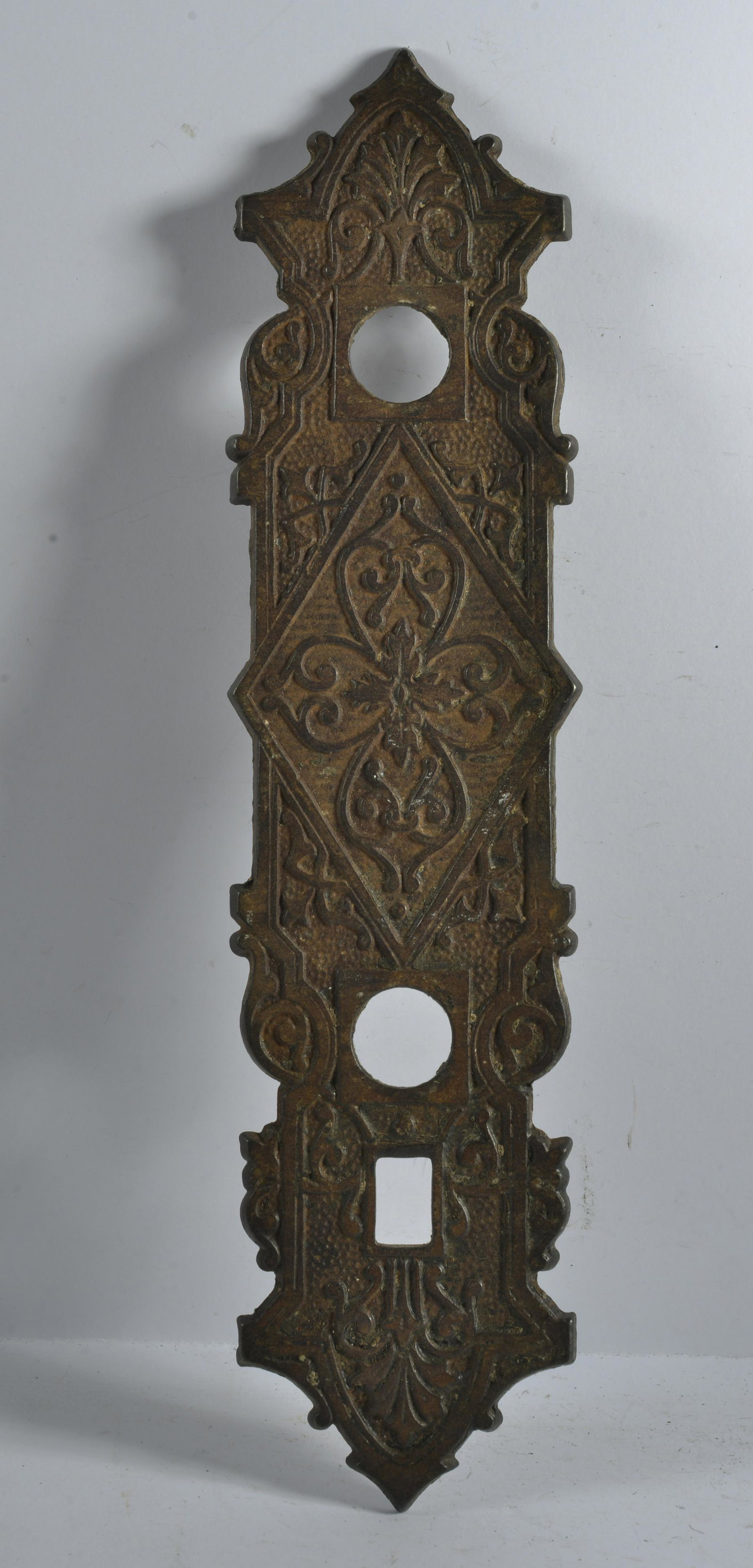 Antique Door Knob Back Plate Victorian Single Plate: this is a fantastic selection of antique hardware from the lifetime collection of Greensboro Antique dealer Mary Wells.