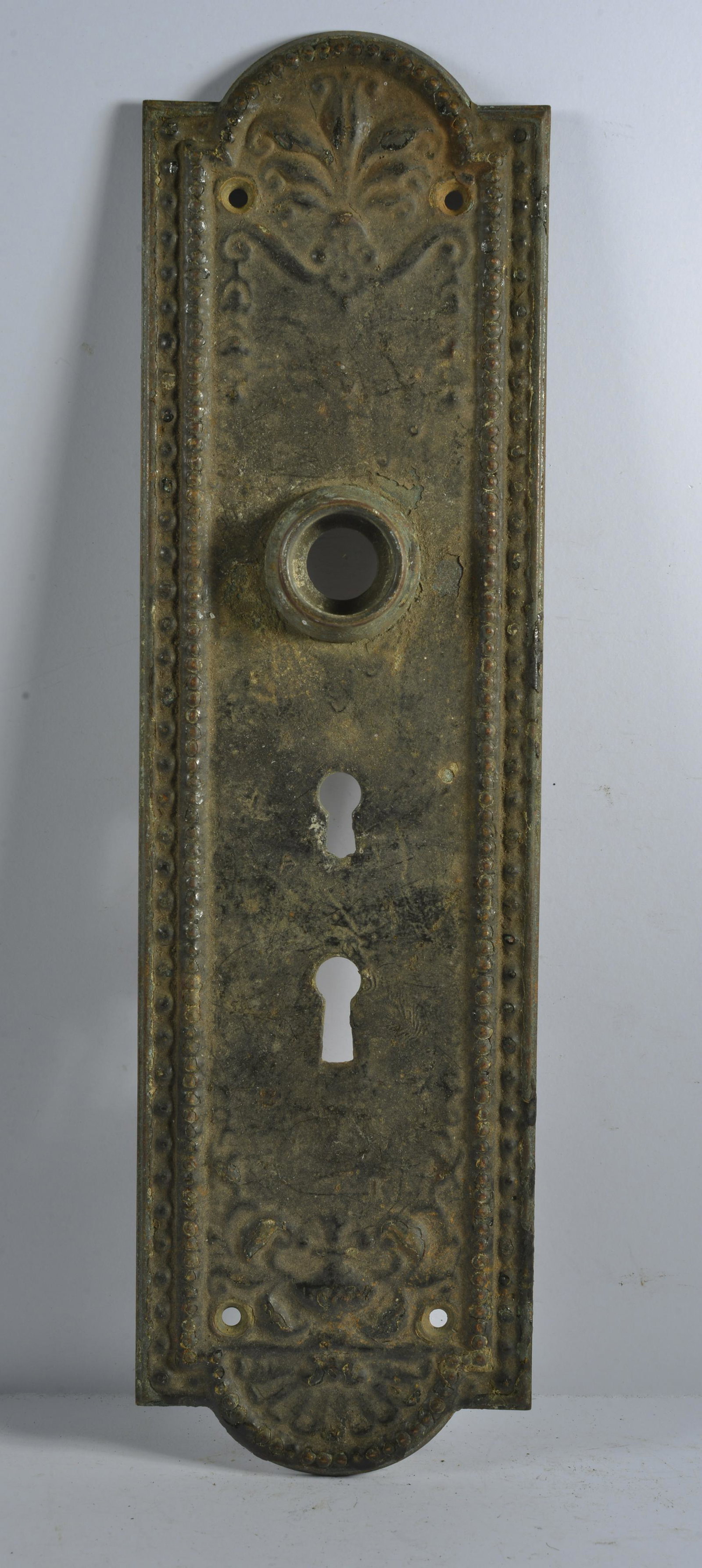 Antique Door Knob Back Plate Victorian Single Plate: this is a fantastic selection of antique hardware from the lifetime collection of Greensboro Antique dealer Mary Wells.