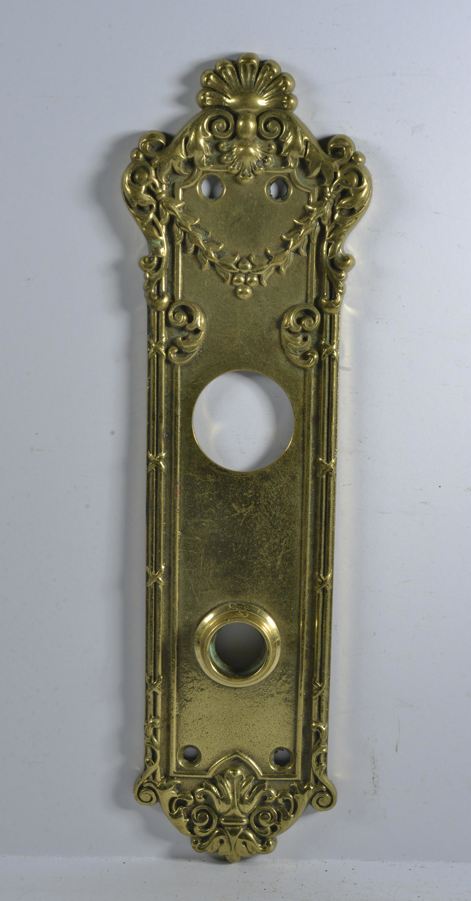 Antique Door Knob Back Plate Victorian Single Plate: this is a fantastic selection of antique hardware from the lifetime collection of Greensboro Antique dealer Mary Wells.