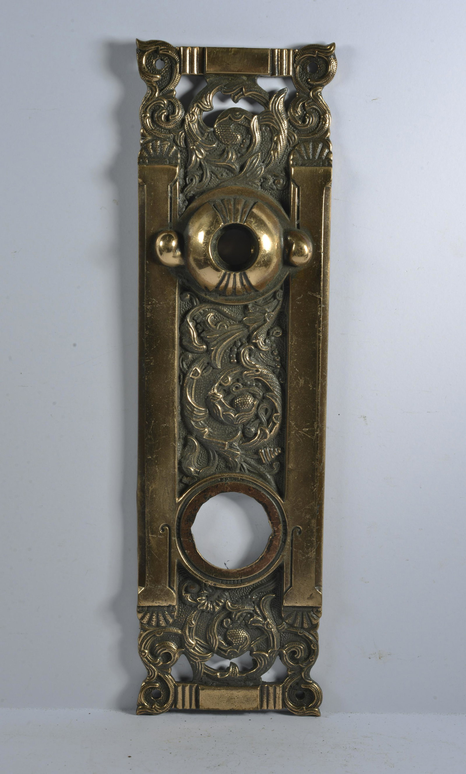 Antique Door Knob Back Plate Victorian Single Plate: this is a fantastic selection of antique hardware from the lifetime collection of Greensboro Antique dealer Mary Wells.