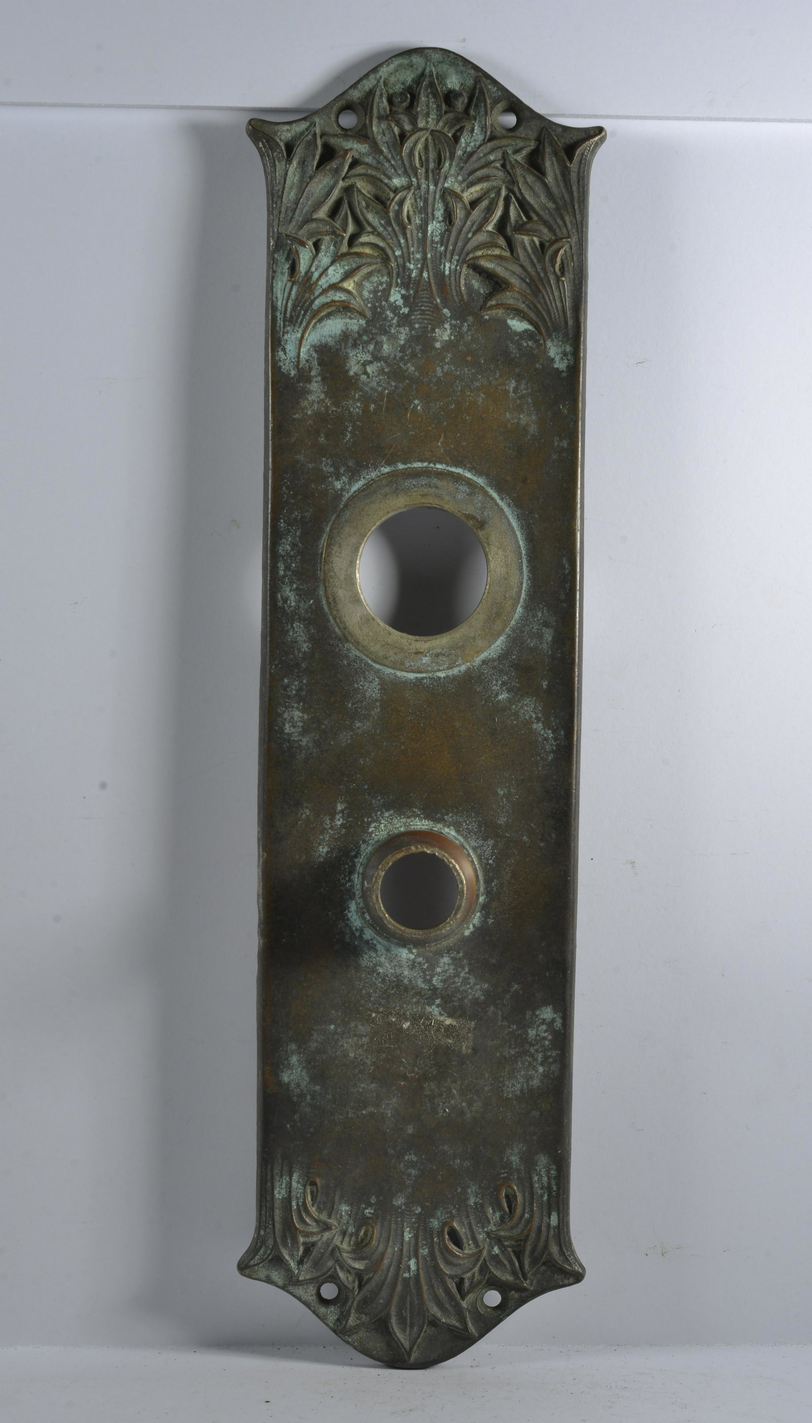 Antique Door Knob Back Plate Victorian Single Plate: this is a fantastic selection of antique hardware from the lifetime collection of Greensboro Antique dealer Mary Wells.