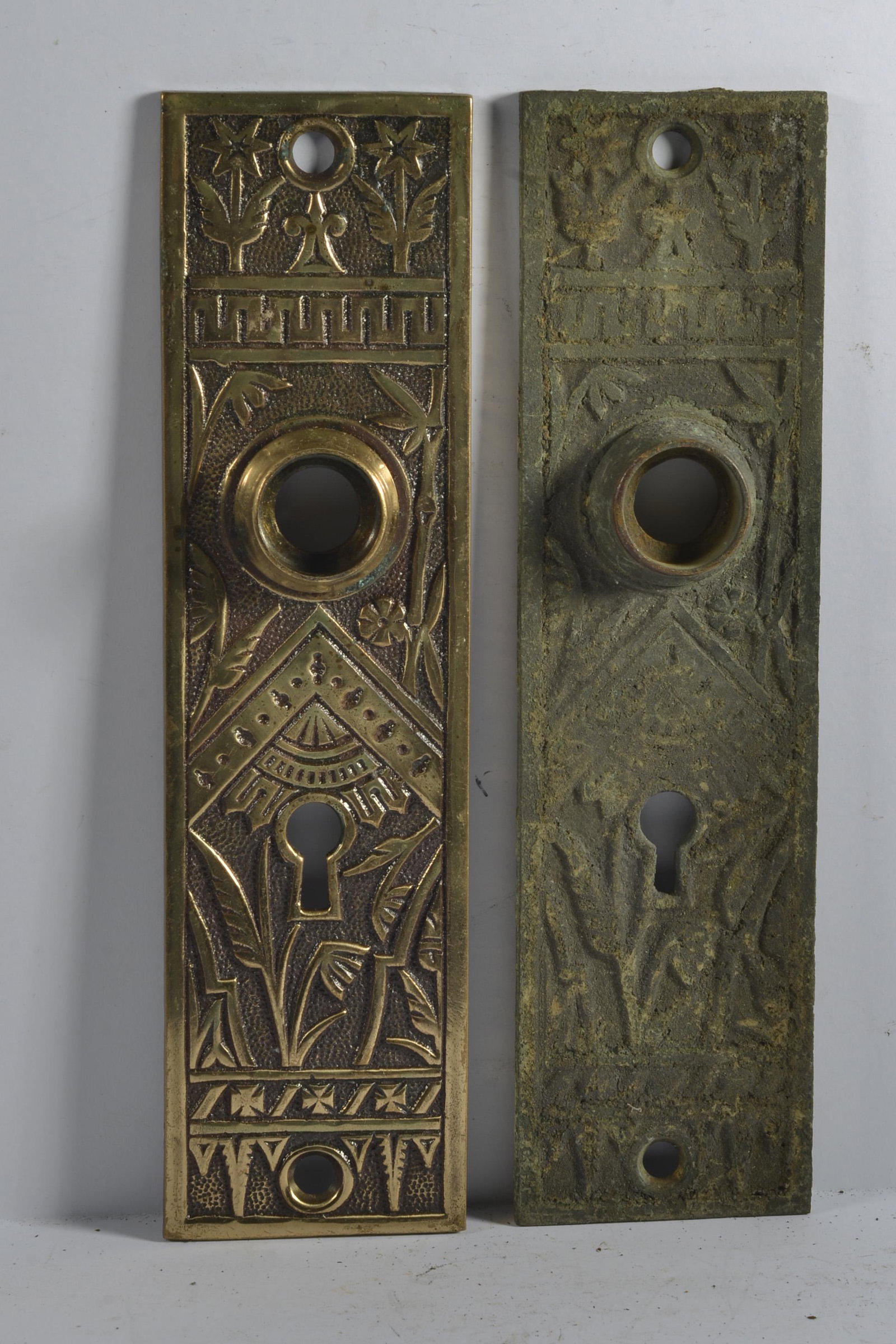 Antique Door Knob Back Plate Victorian (1 of 2)