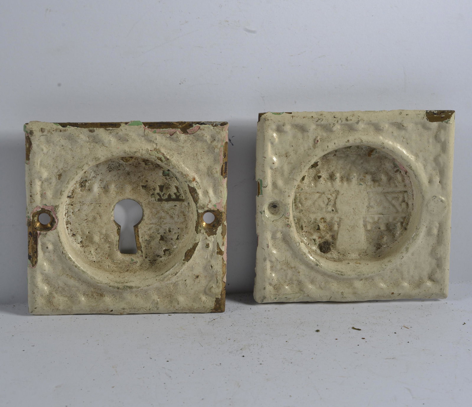 Antique Door Knob Back Plate Victorian: this is a fantastic selection of antique hardware from the lifetime collection of Greensboro Antique dealer Mary Wells.