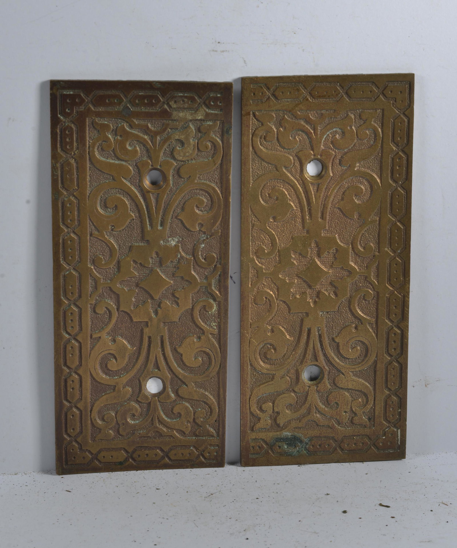 Antique Door Knob Back Plate Victorian: this is a fantastic selection of antique hardware from the lifetime collection of Greensboro Antique dealer Mary Wells.