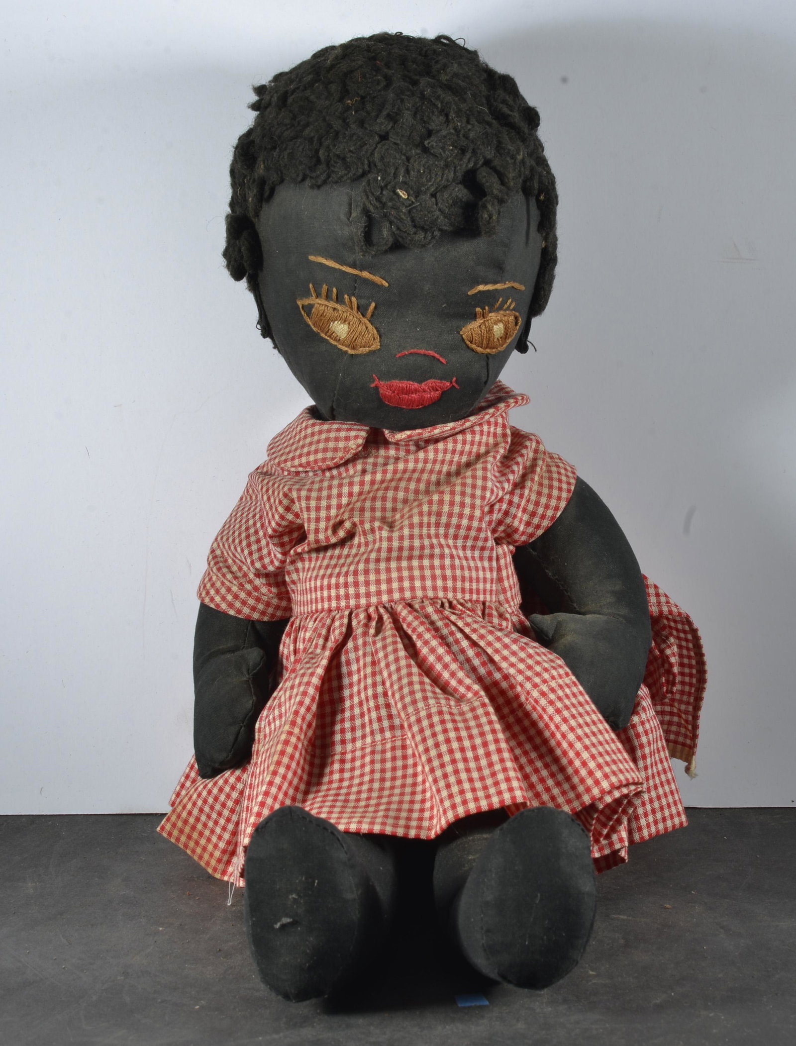 BLACK AMERICANA CLOTH DOLL: BLACK AMERICANA JOINTED CLOTH DOLL 16" L