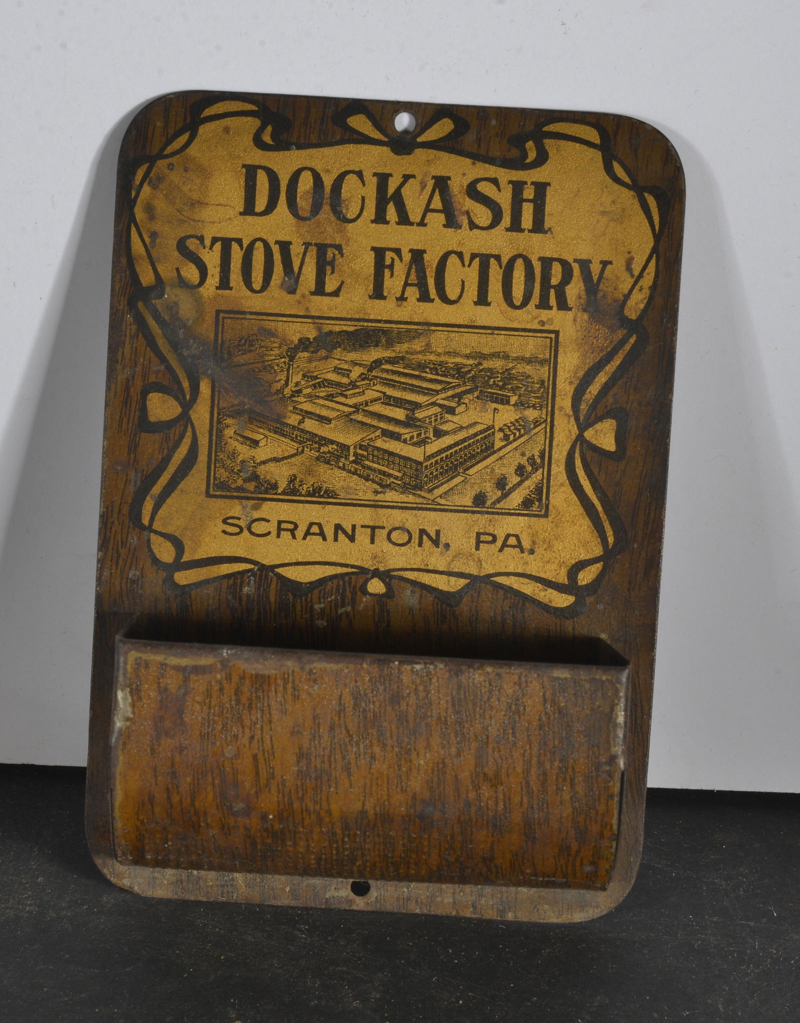 VINTAGE TIN LITHO DOCKASH STOVE FACTORY MATCH STRIKER HOLDER (1 of 3)
