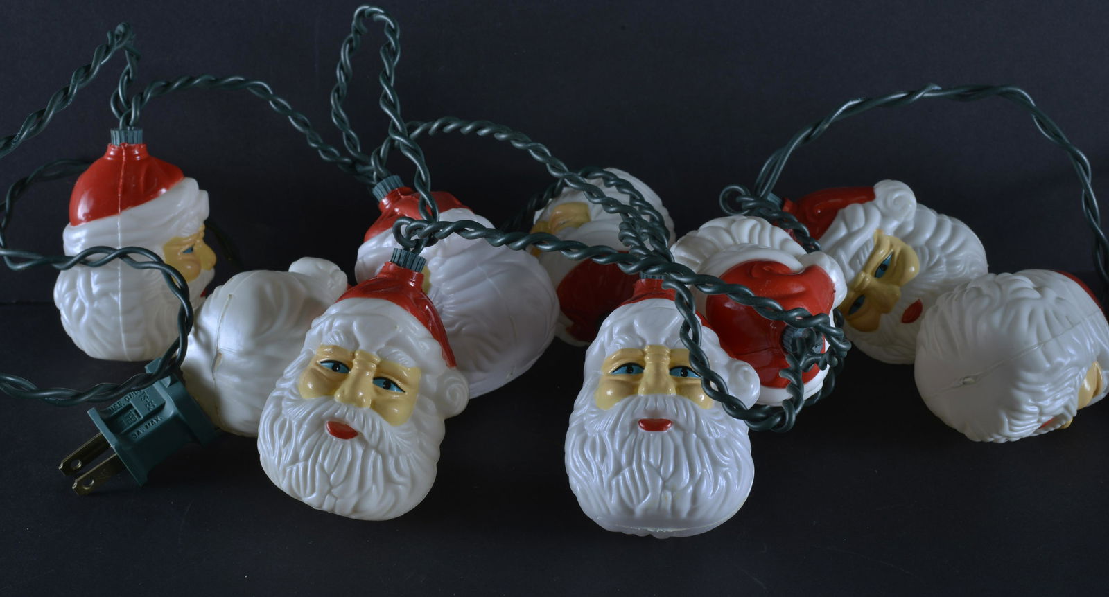 VINTAGE PLASTIC SANTA CLAUS LIGHTS (1 of 2)