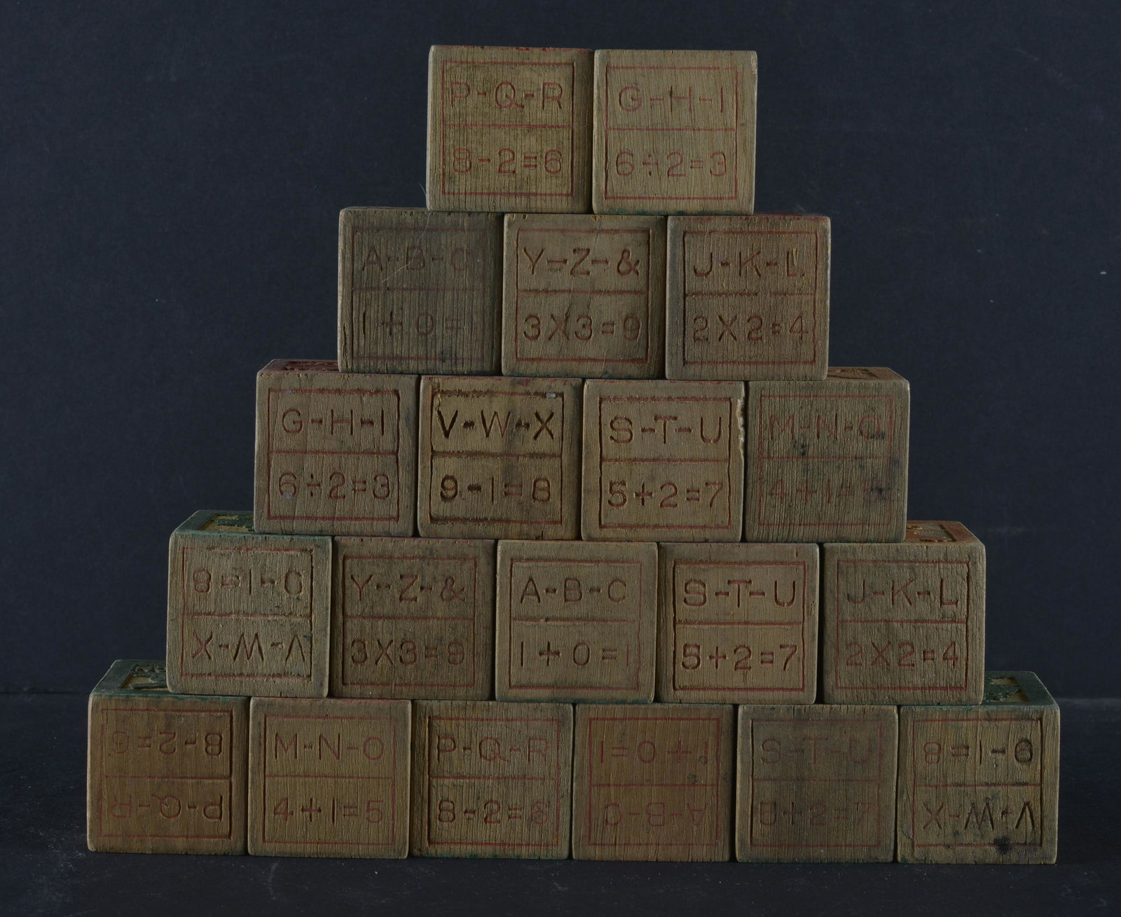 VINTAGE CHILDREN'S BUILDING BLOCKS (1 of 1)