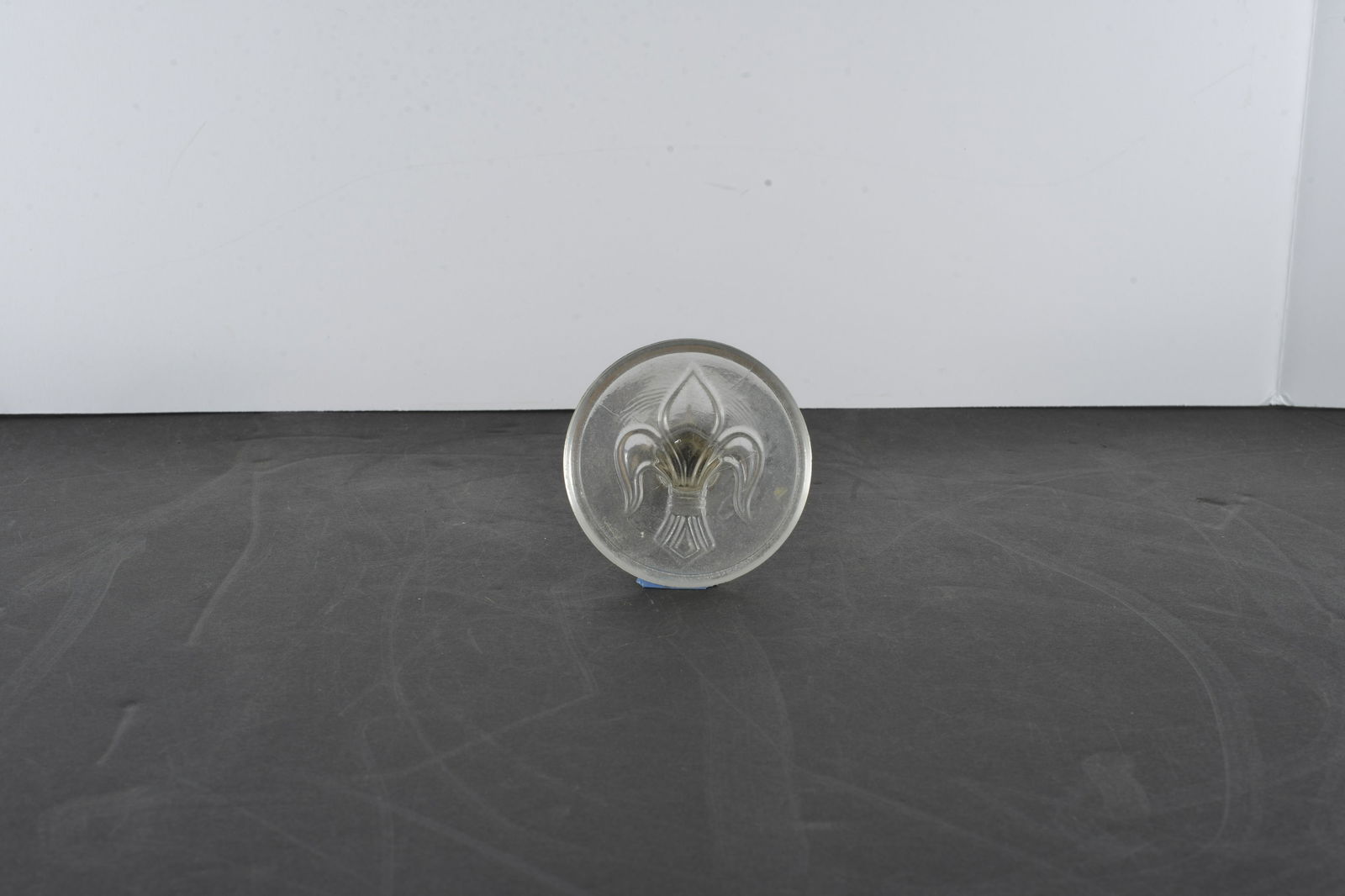 EARLY WOOD & GLASS BUTTER MOLD FLEURDELIS (1 of 3)