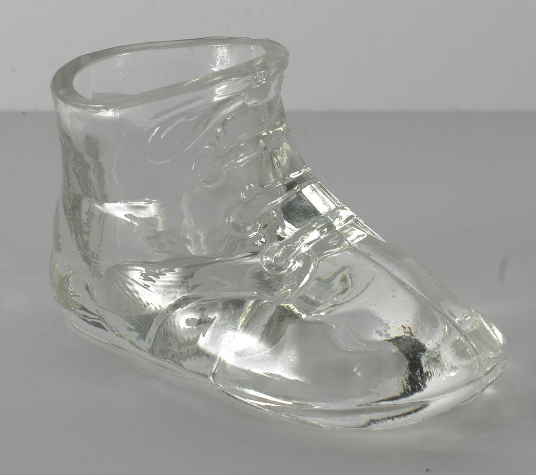 CLEAR BABY GLASS SHOE TOOTHPICK HOLDER (1 of 3)