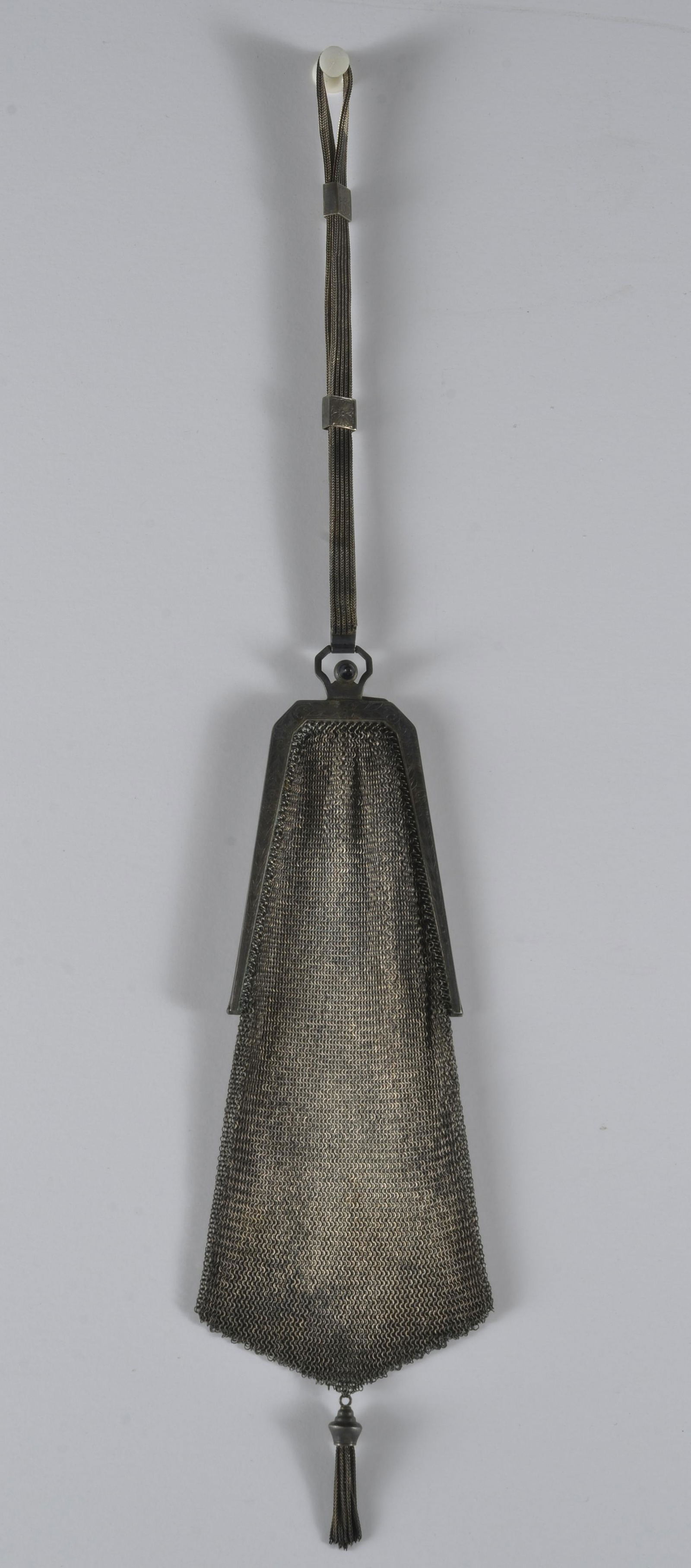 VICTORIAN LADIES SIGNED 935 COLORED MESH CHAIN MESH PURSE (1 of 3)