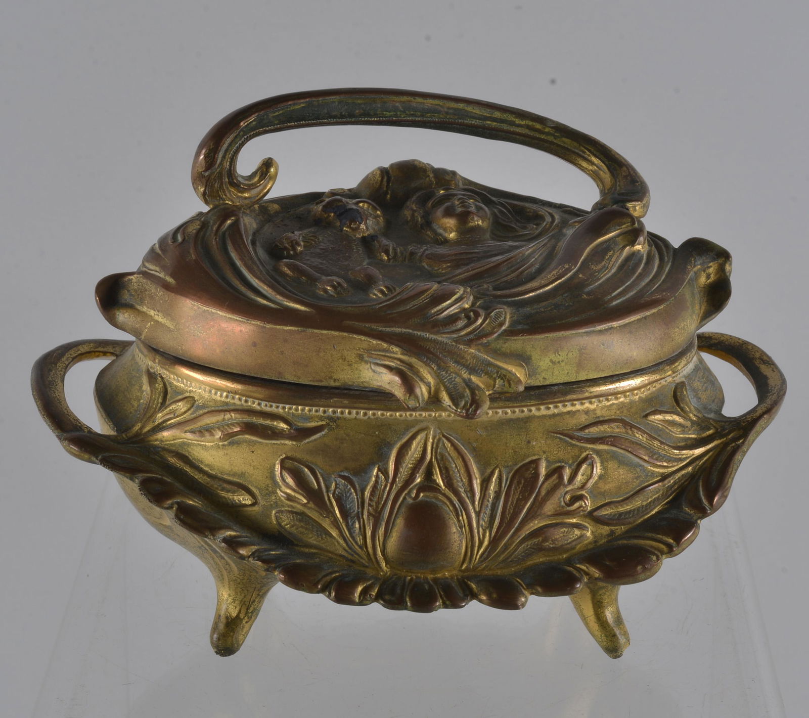 VINTAGE ORNATE ART NOUVEAU GOLD METAL DRESSER BOX (1 of 5)