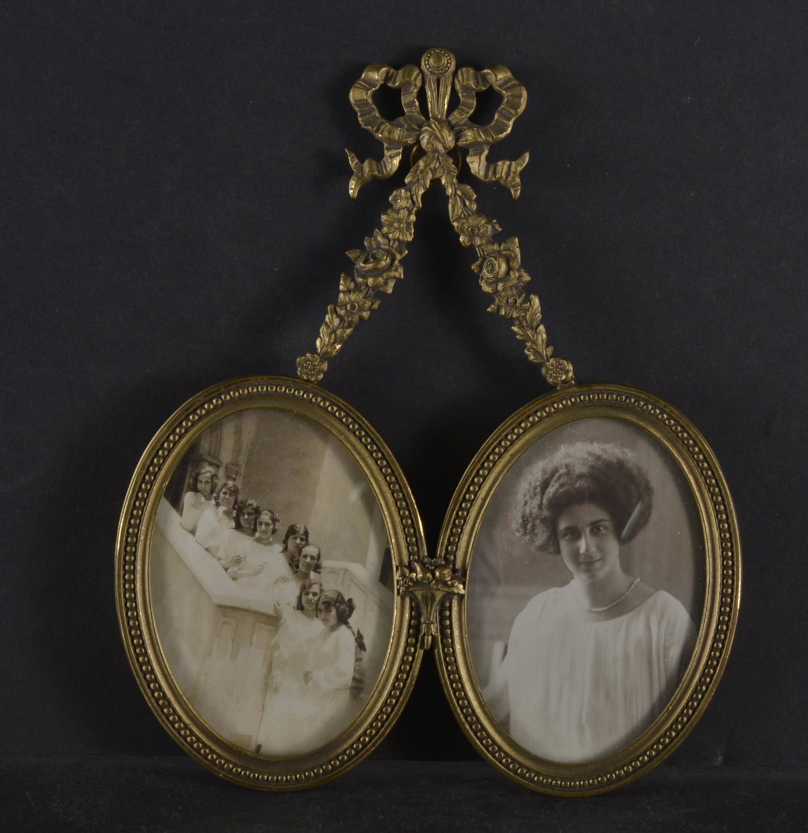 VICTORIAN ORNATE 2 PICTURE FRAME (1 of 3)