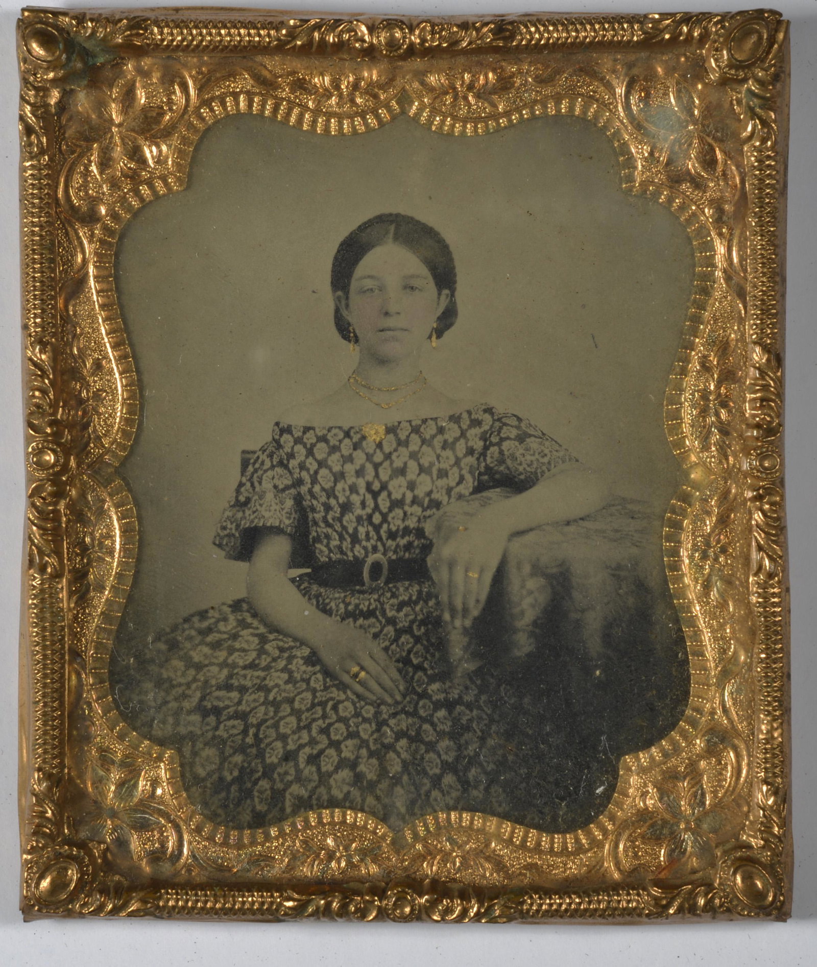 VINTAGE AMBROTYPE WOMAN IN DRESS: VINTAGE AMBROTYPE WOMAN IN DRESS 3" X 3"