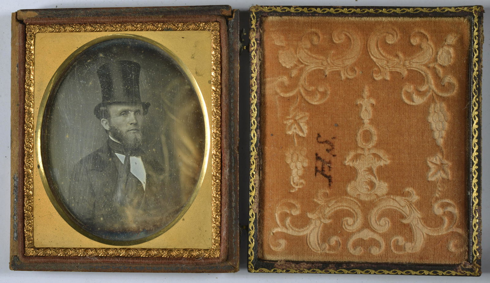 VINTAGE DAGUERREOTYPE/AMBROTYPE  (SEE PHOTOS) (1 of 2)