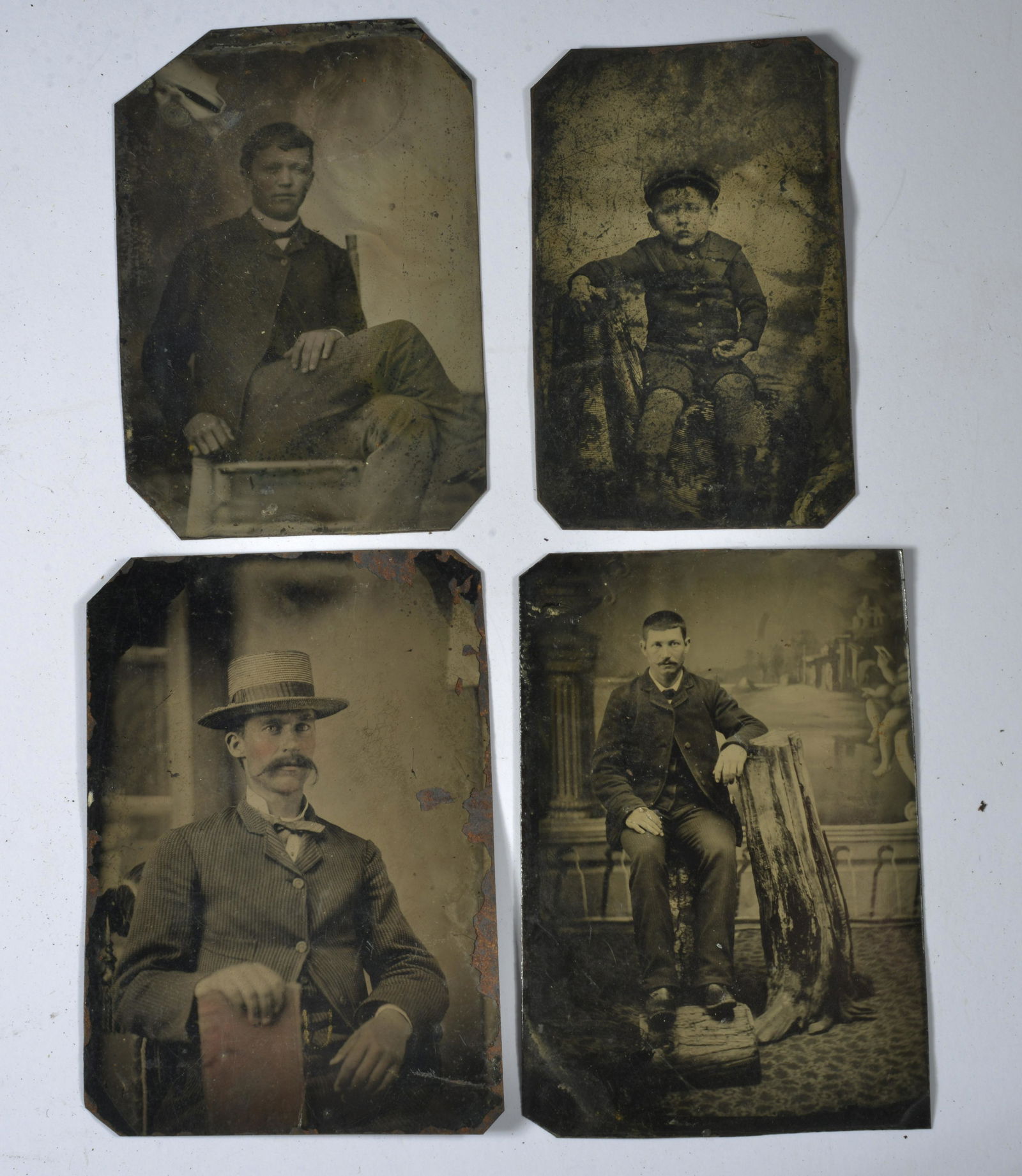VINTAGE (4) TIN TYPES PHOTOS (1 of 2)