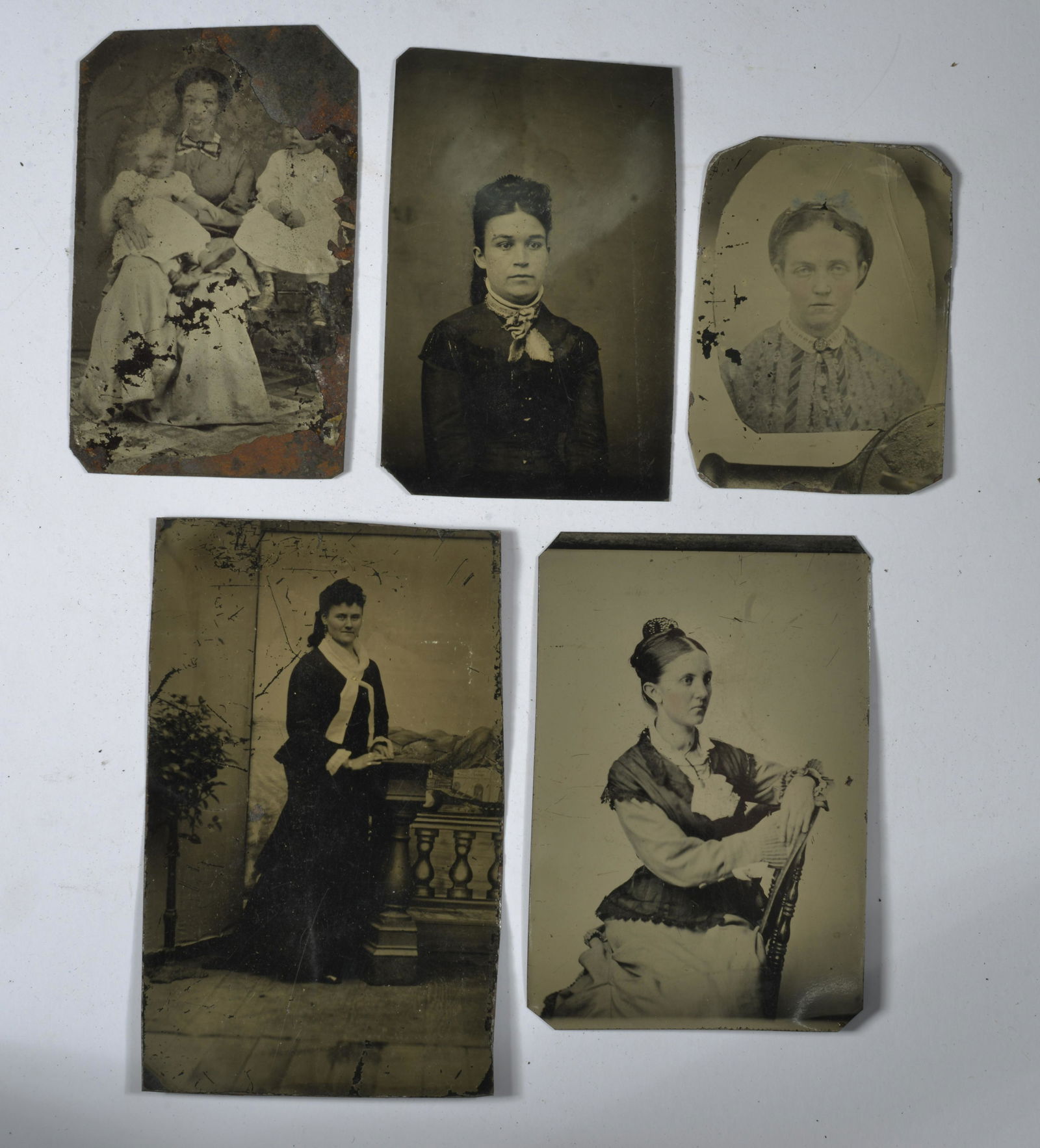VINTAGE (5) TIN TYPES PHOTOS (1 of 2)