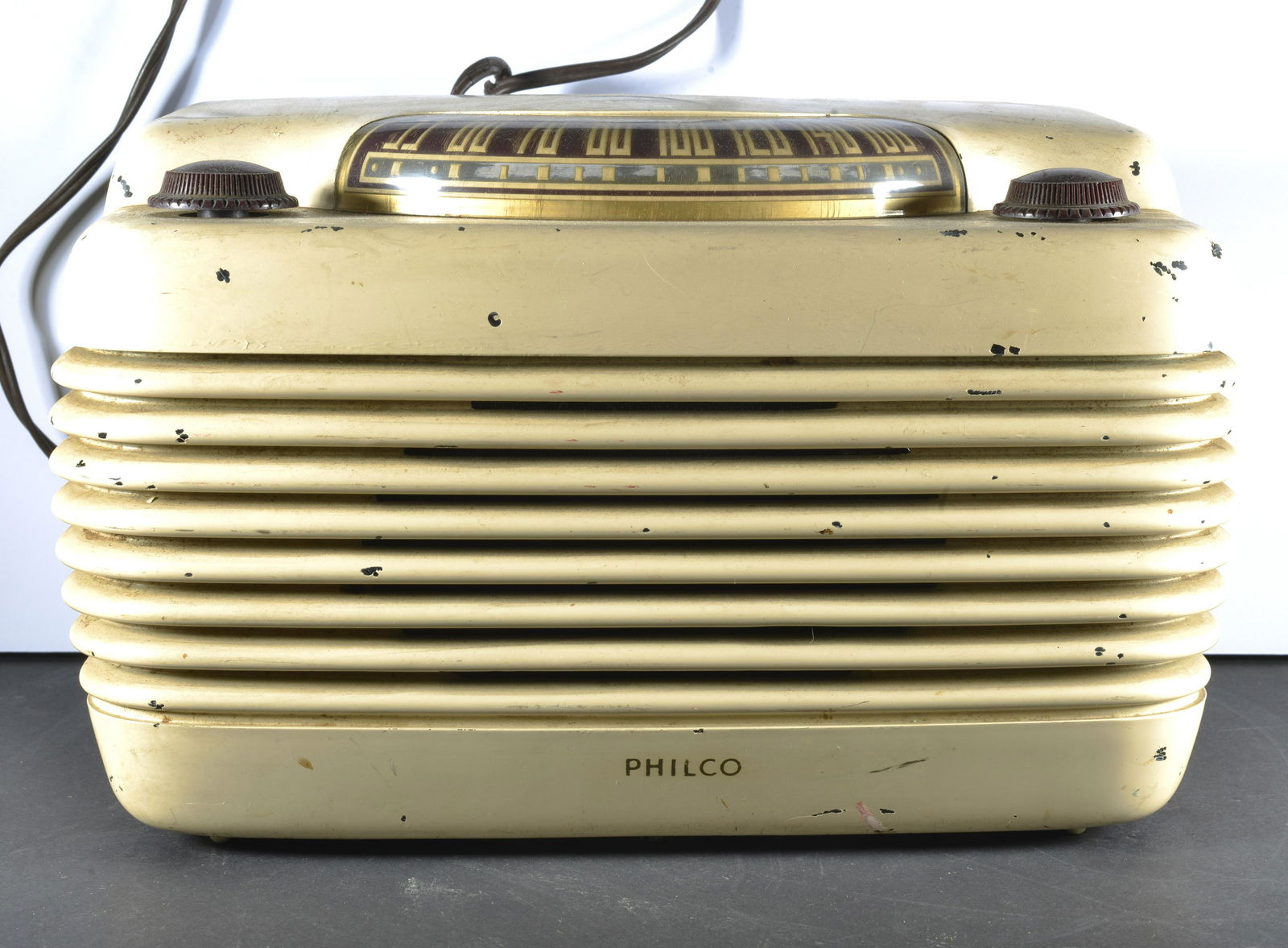 VINTAGE PHILCO TABLE TOP RADIO (1 of 3)