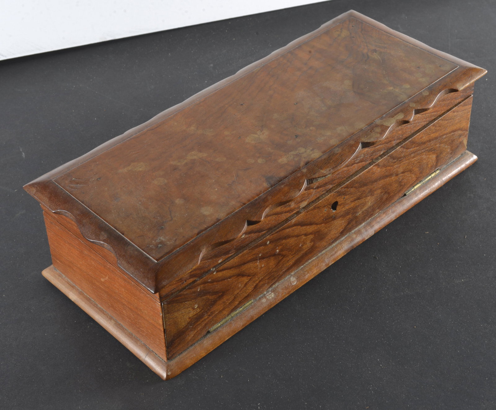 EARLY SCALLOPED GLOVE BOX: EARLY SCALLOPED EDGE GLOVE BOX 11" X 4" 2.5"