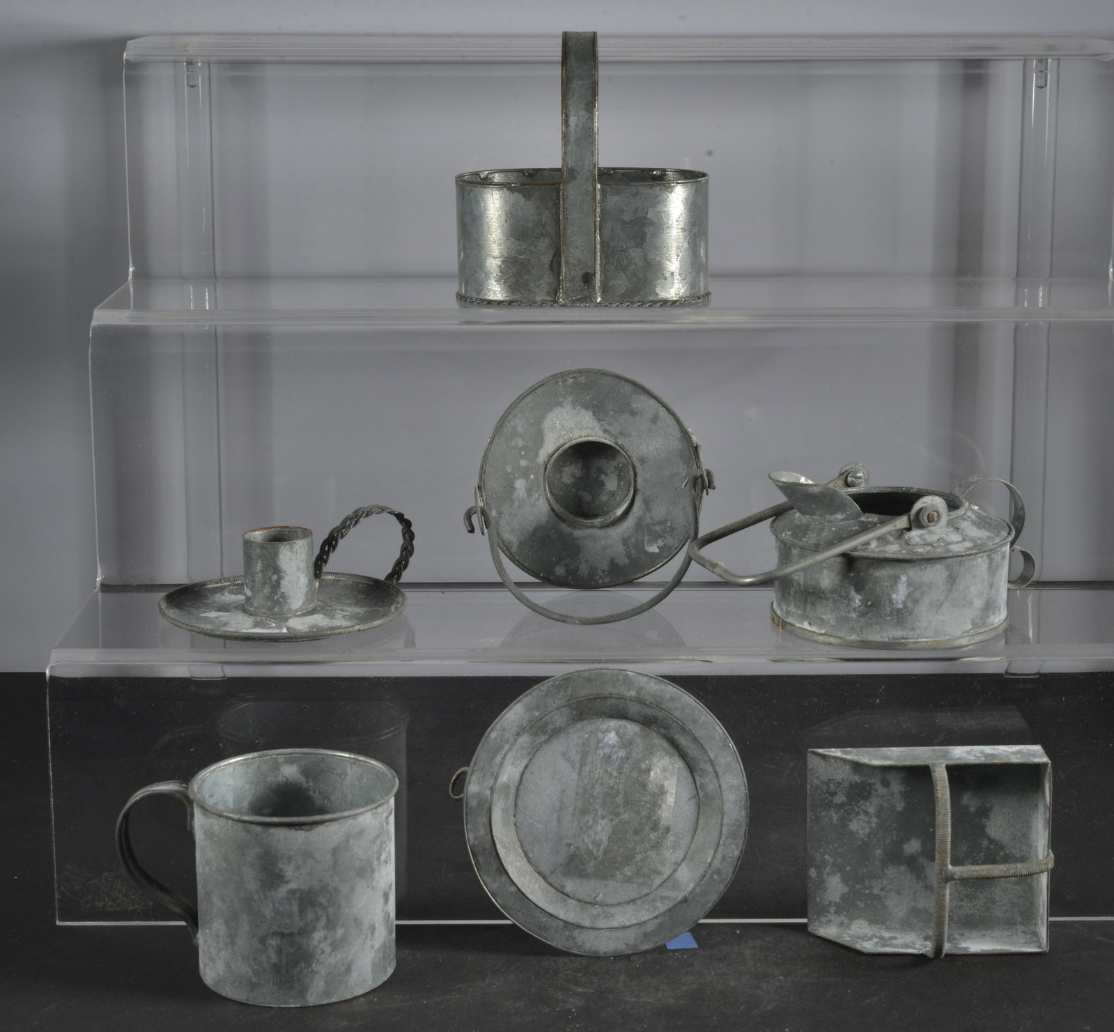COLLECTION OF CHILD'S TINWARE: COLLECTION OF (5) CHILD'S TINWARE TO INCLUDE: BERRY BUCKET, KETTLE, ETC. 3" L