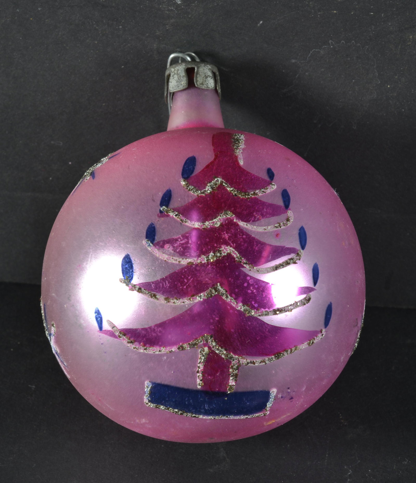 VINTAGE CHRISTMAS ORNAMENT (1 of 1)