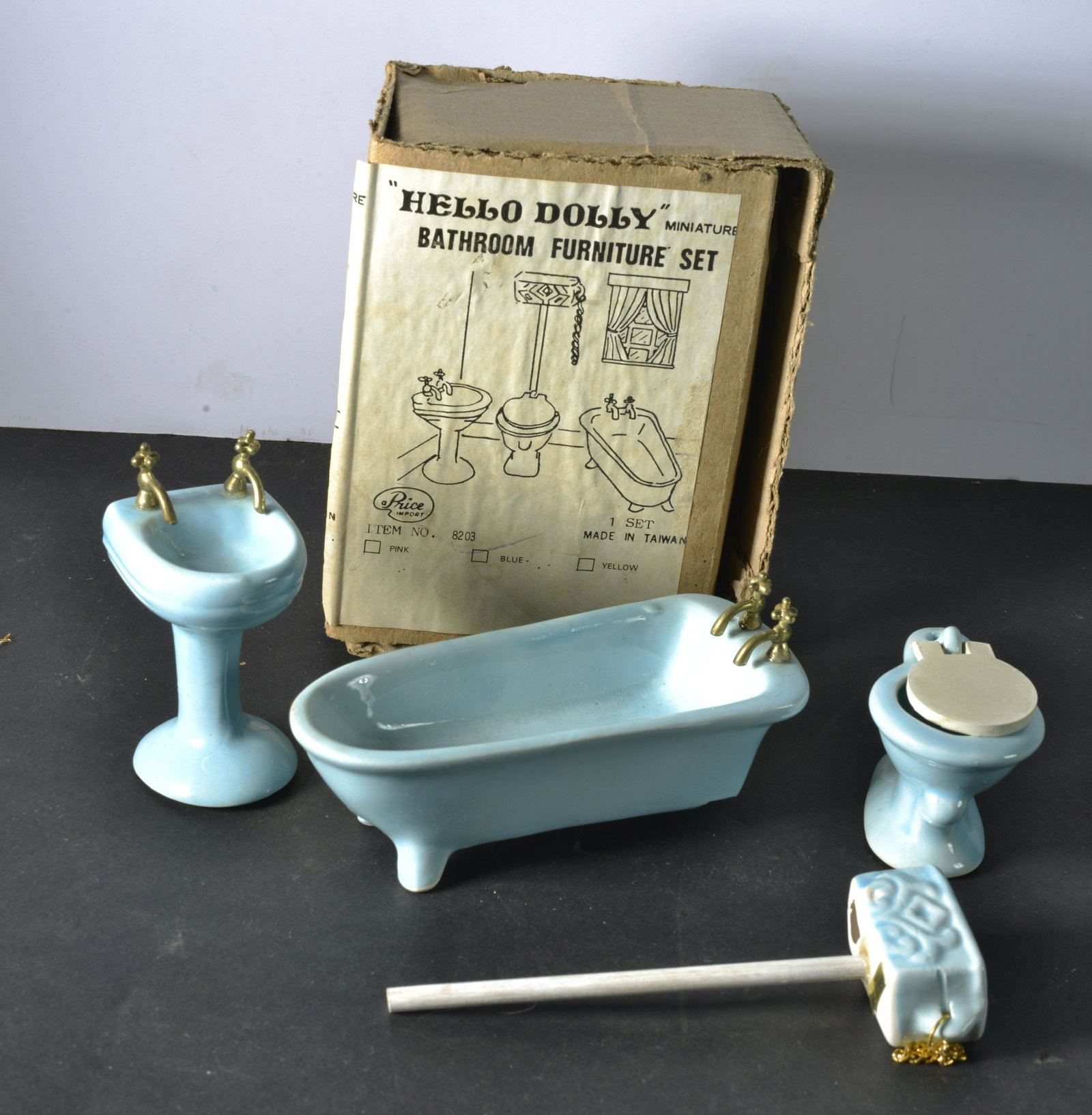 VINTAGE HELLO DOLLY MINIATURE BATHROOM SET: (4) PCS. BLUE BATHROOM SET IN ORIGINAL BOX