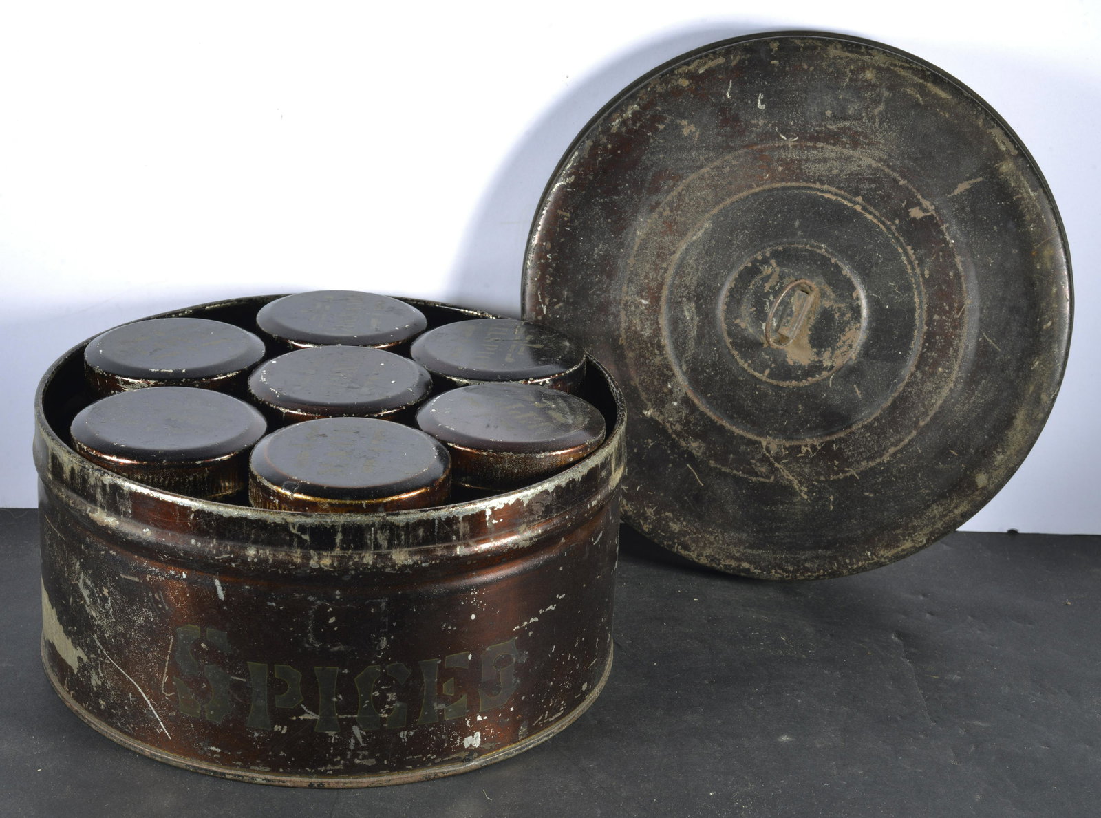 VINTAGE ROUND TINWARE SPICE SET (1 of 3)