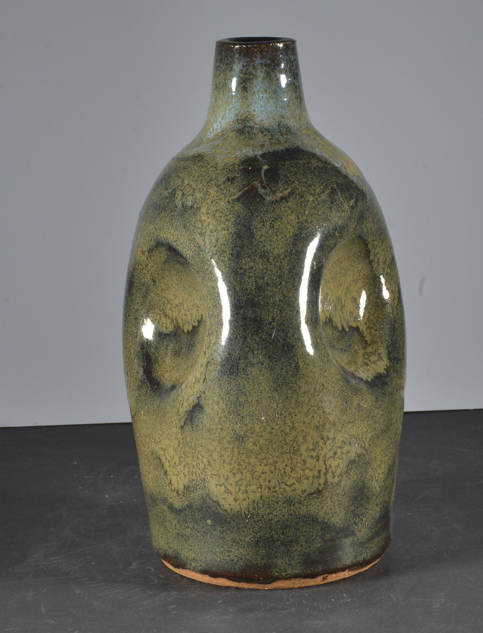 WALTER FLEMING POTTERY PINCH BOTTLE (1 of 4)