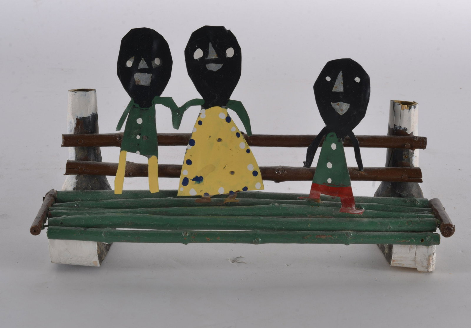 BUDDY SNIPES (1943 - ): PAINT, WOOD, CUT OUT, FAMILY ON BENCH UNSIGNED 6"H X 10l"L