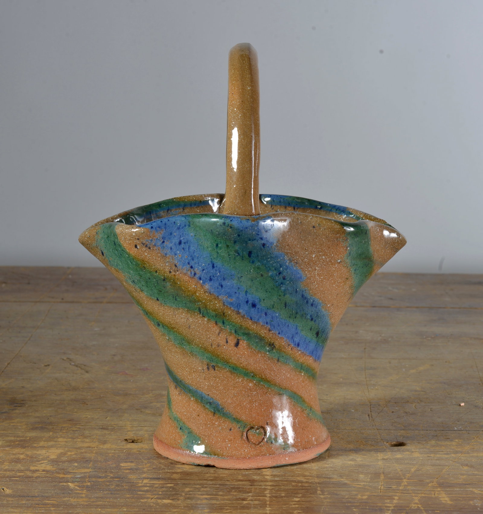 JOE REINHARDT SWIRL BASKET: SWIRL, SIGNED ON BOTTOM "H
