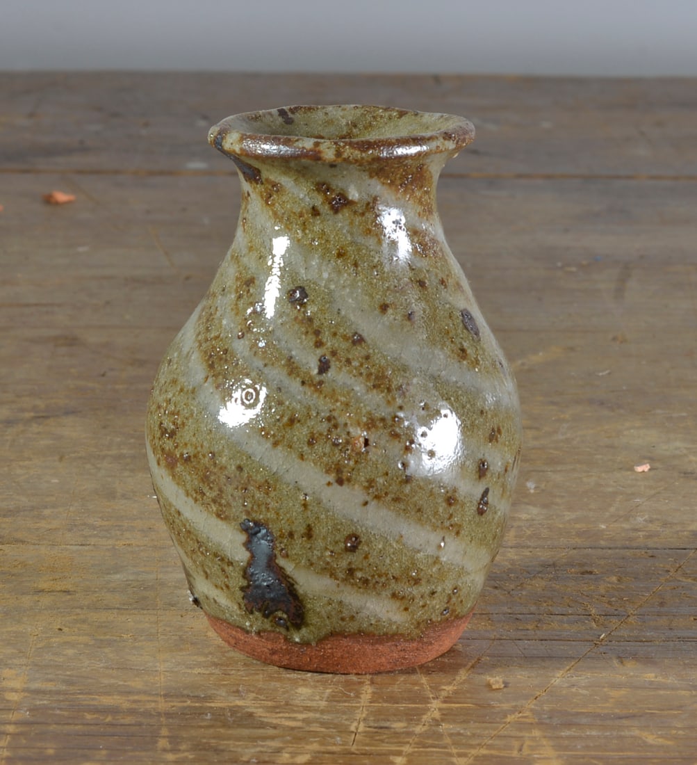 B.B. CRAIG MINIATURE SWIRL VASE (1 of 3)