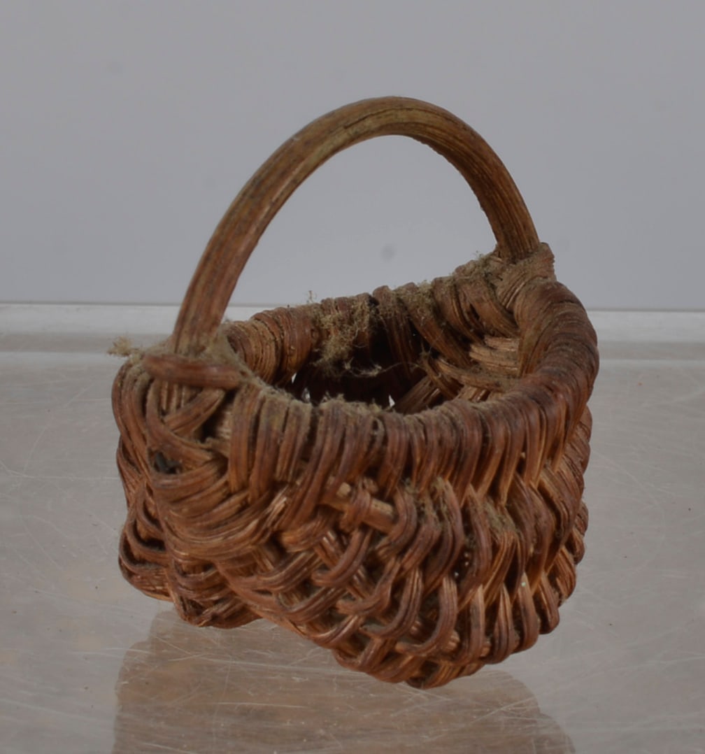 Miniature Tiny Basket ca. 1921 (1 of 4)