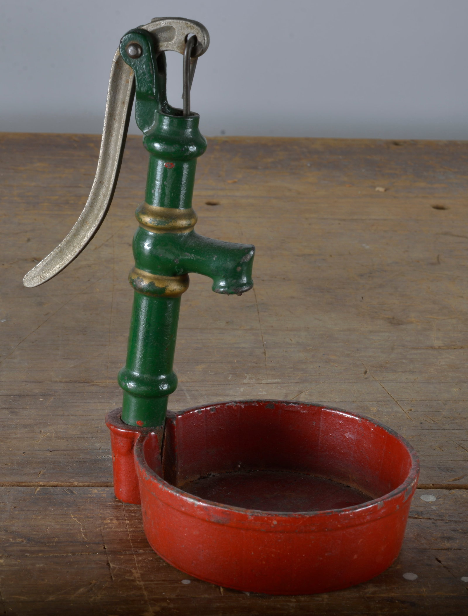 cast iron toy: all items are what the picture describes. Condition varies please see photos. ALL SALES ARE FINAL. Most of these items we can ship in house and we will have shiping in the invoice. Not responsible for
