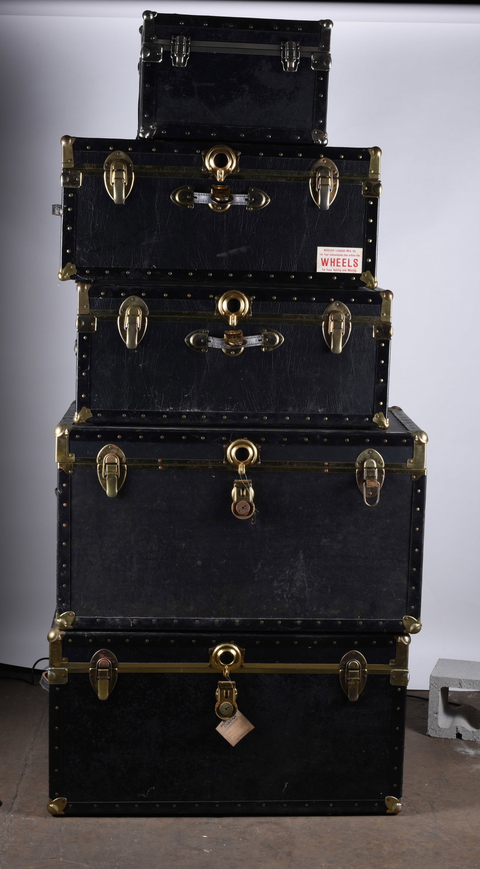 Set of Steamer Trunks (5): all items are what the picture describes. Condition varies please see photos. ALL SALES ARE FINAL. Most of these items we can ship in house and we will have shiping in the invoice. Not responsible for