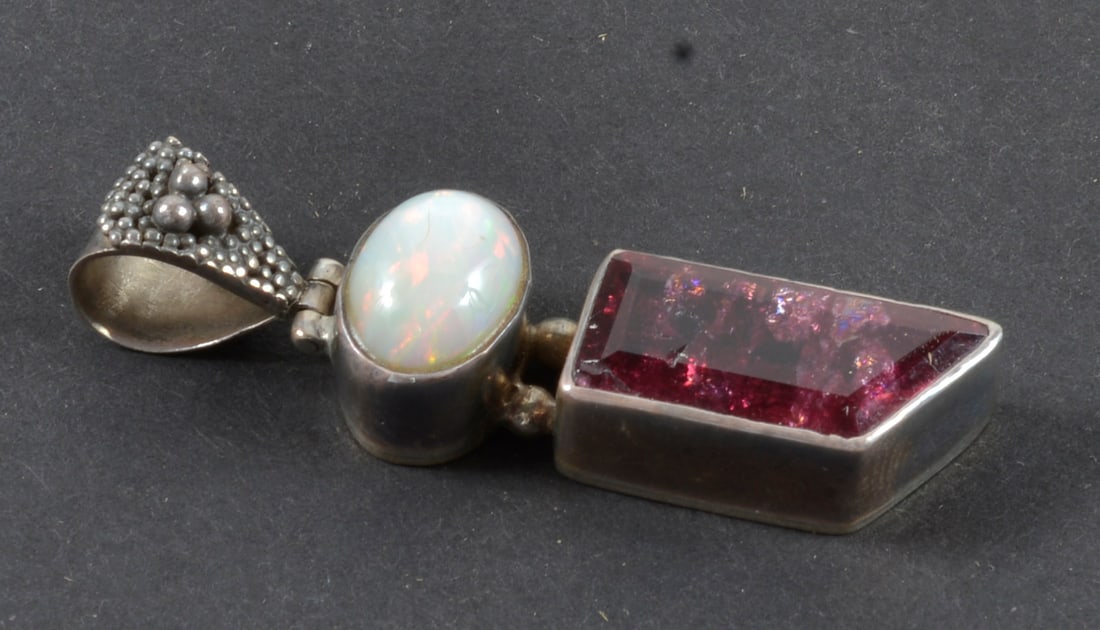 STERLING SILVER? NECKLACE PENDANT (1 of 2)