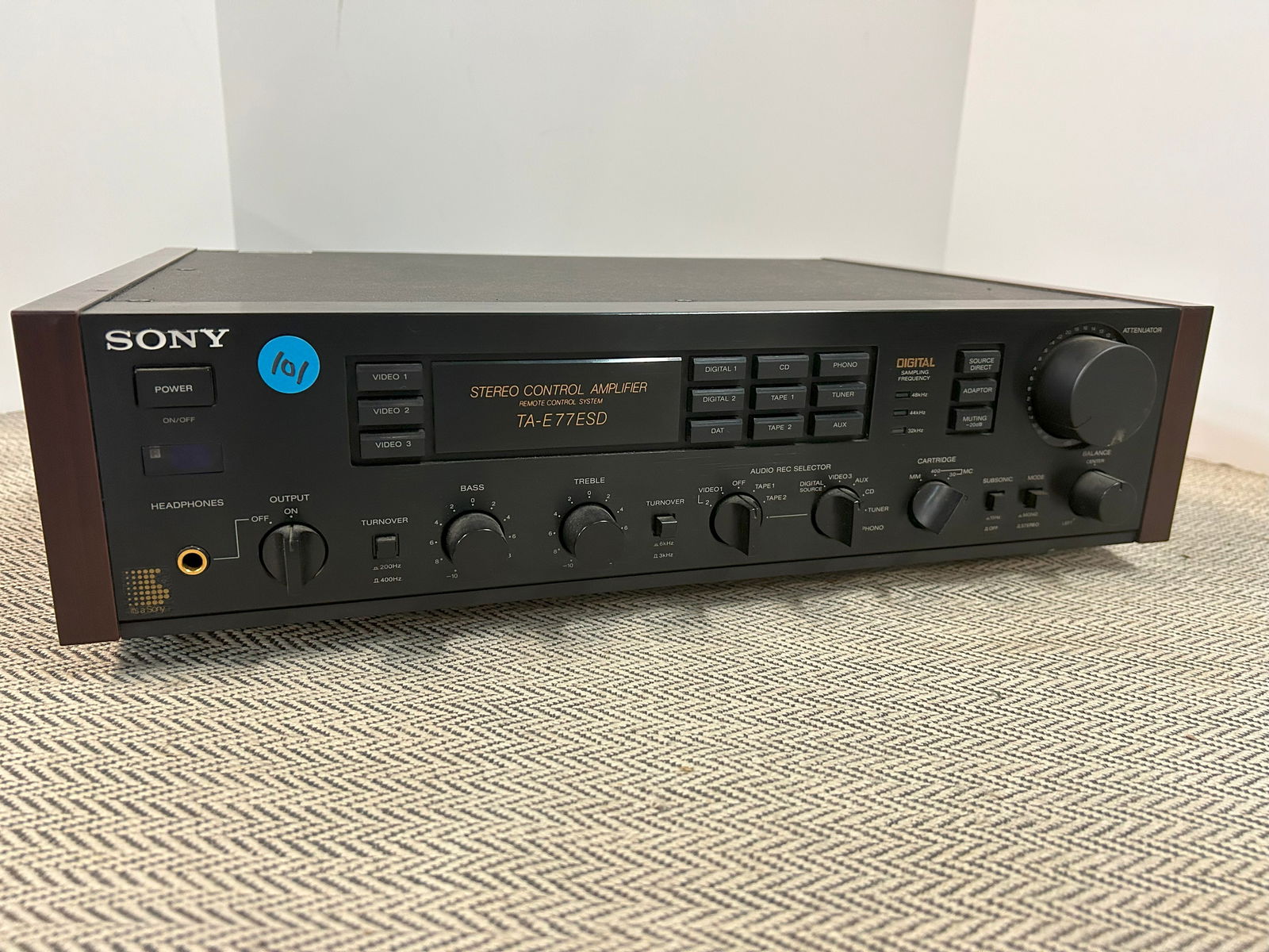 SONY TA-E77ESD STEREO CONTROL AMPLIFIER (1 of 5)