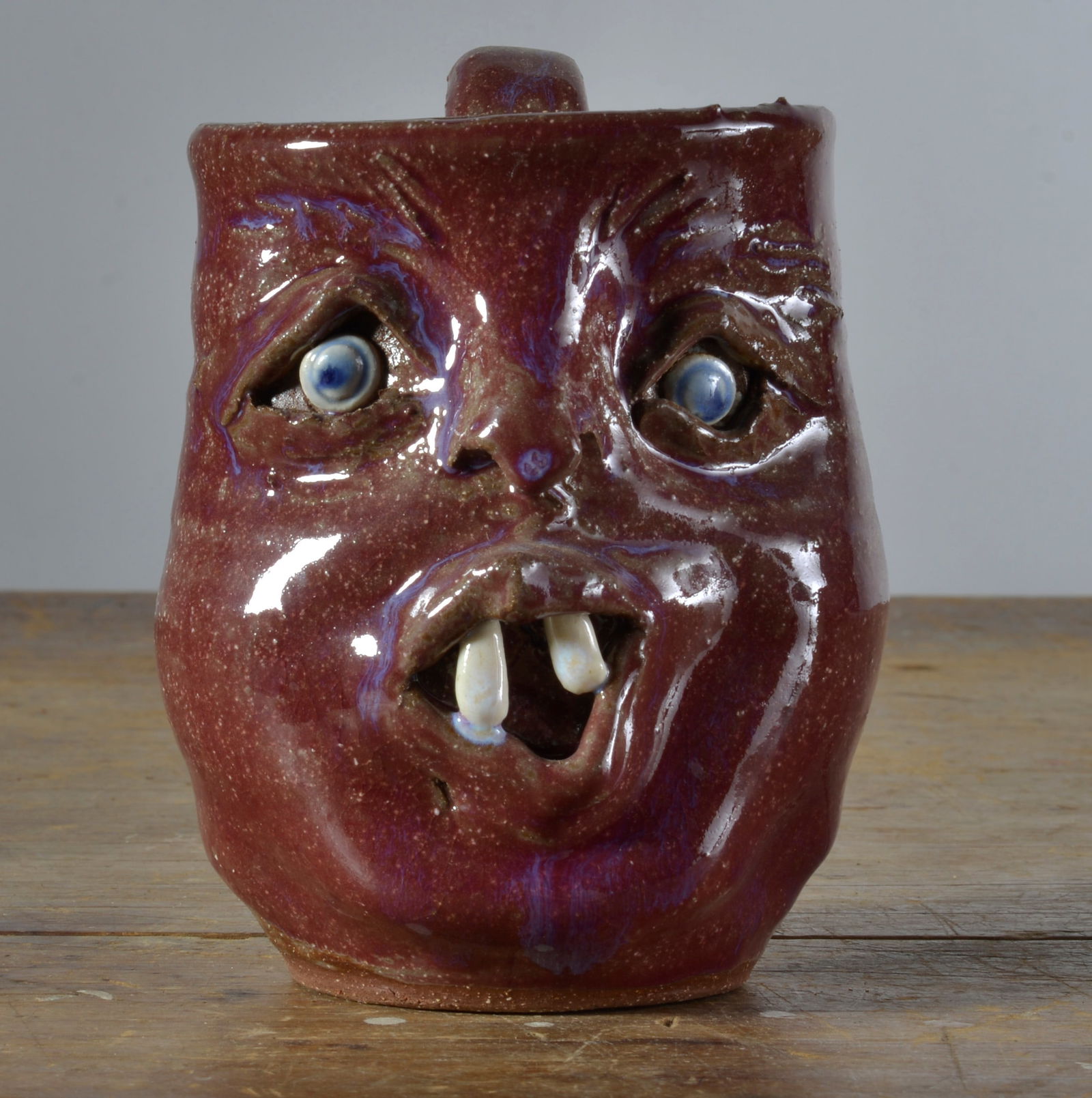 L Anderson Face Jug (1 of 3)